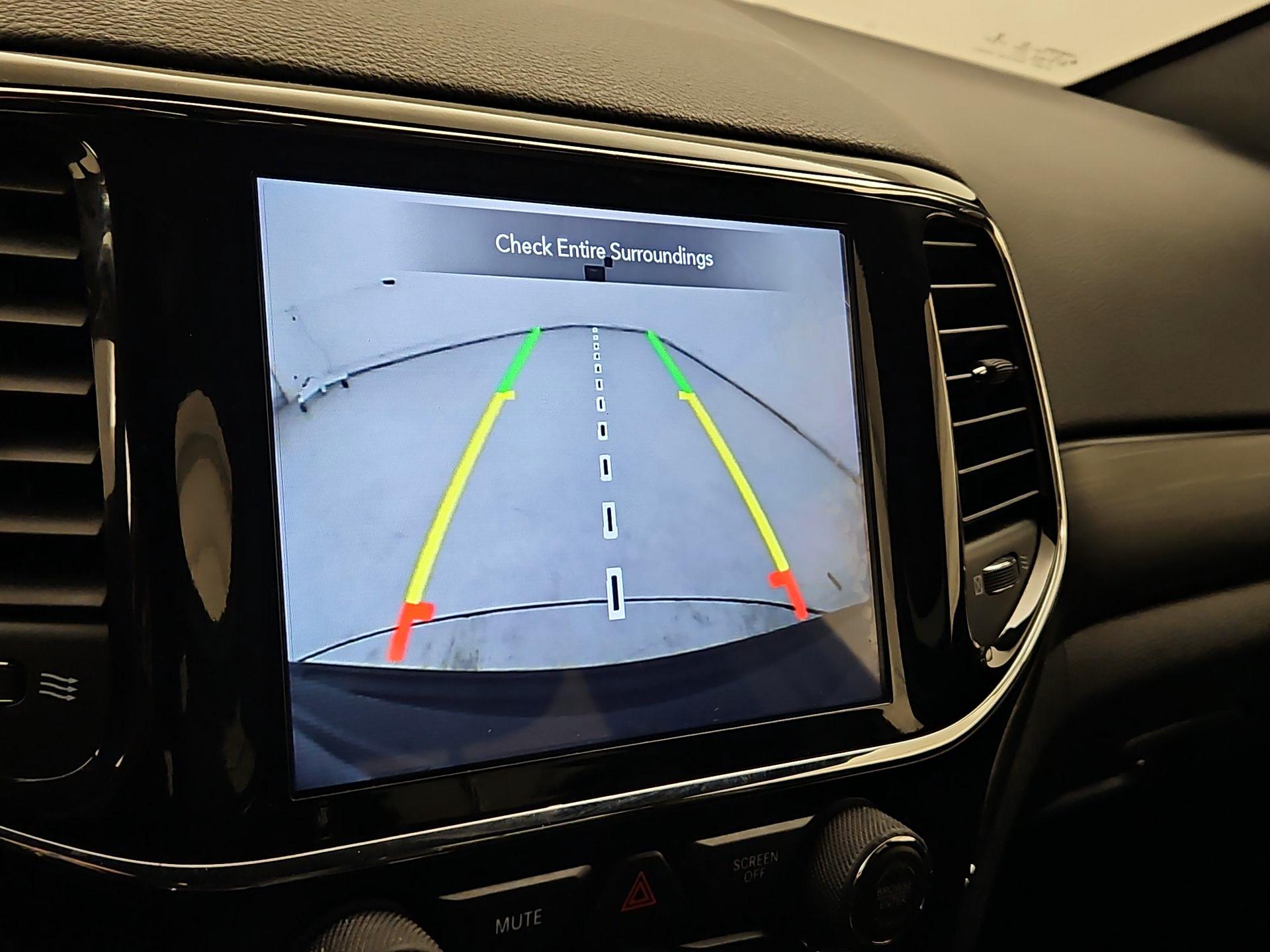 Thumbnail: 2022 Jeep Grand Cherokee - 15