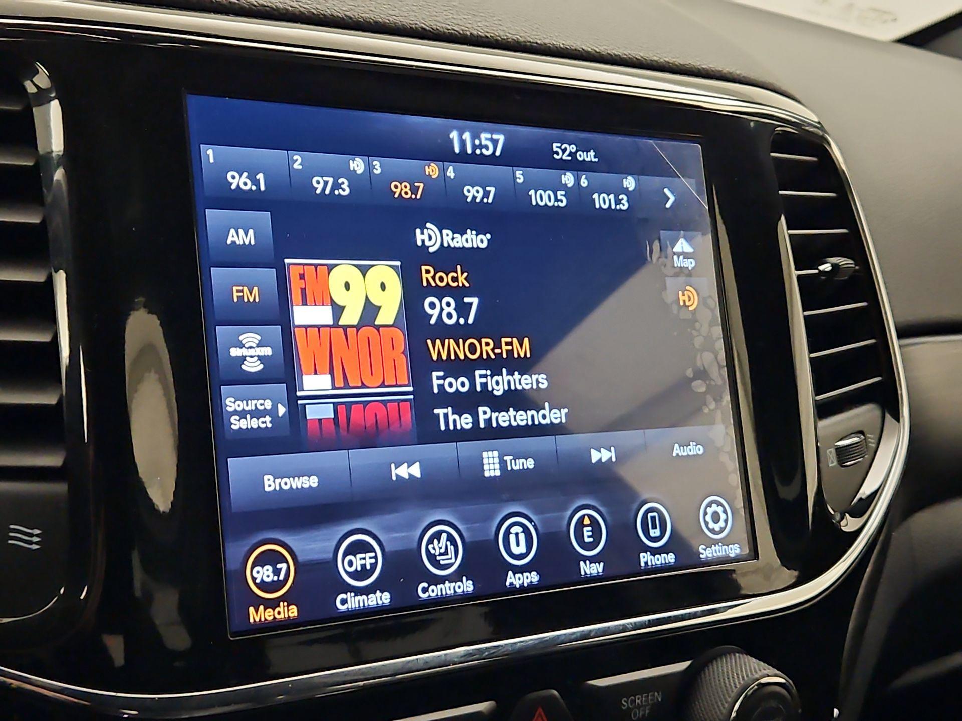 Thumbnail: 2022 Jeep Grand Cherokee - 16