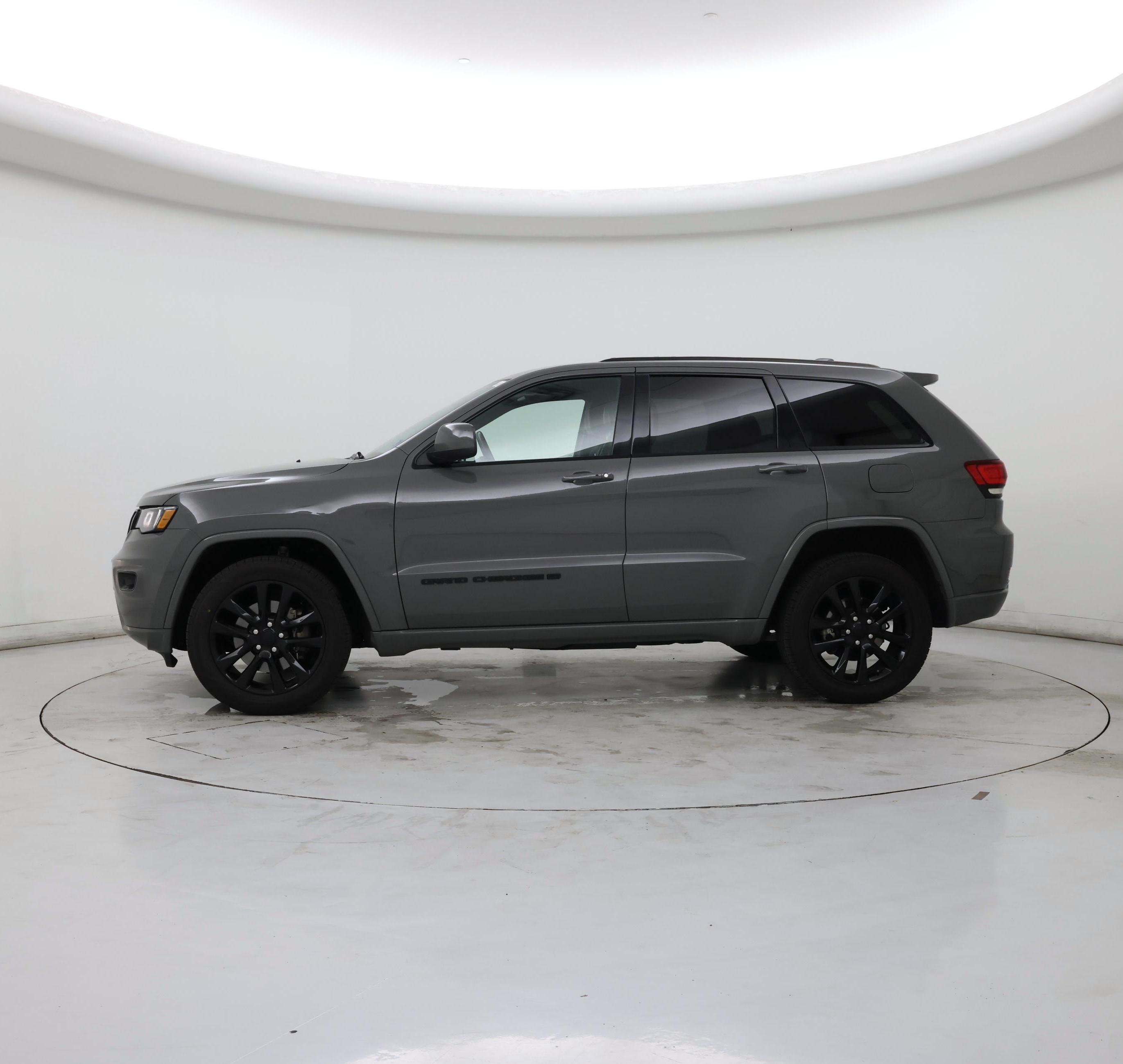 Thumbnail: 2022 Jeep Grand Cherokee - 3