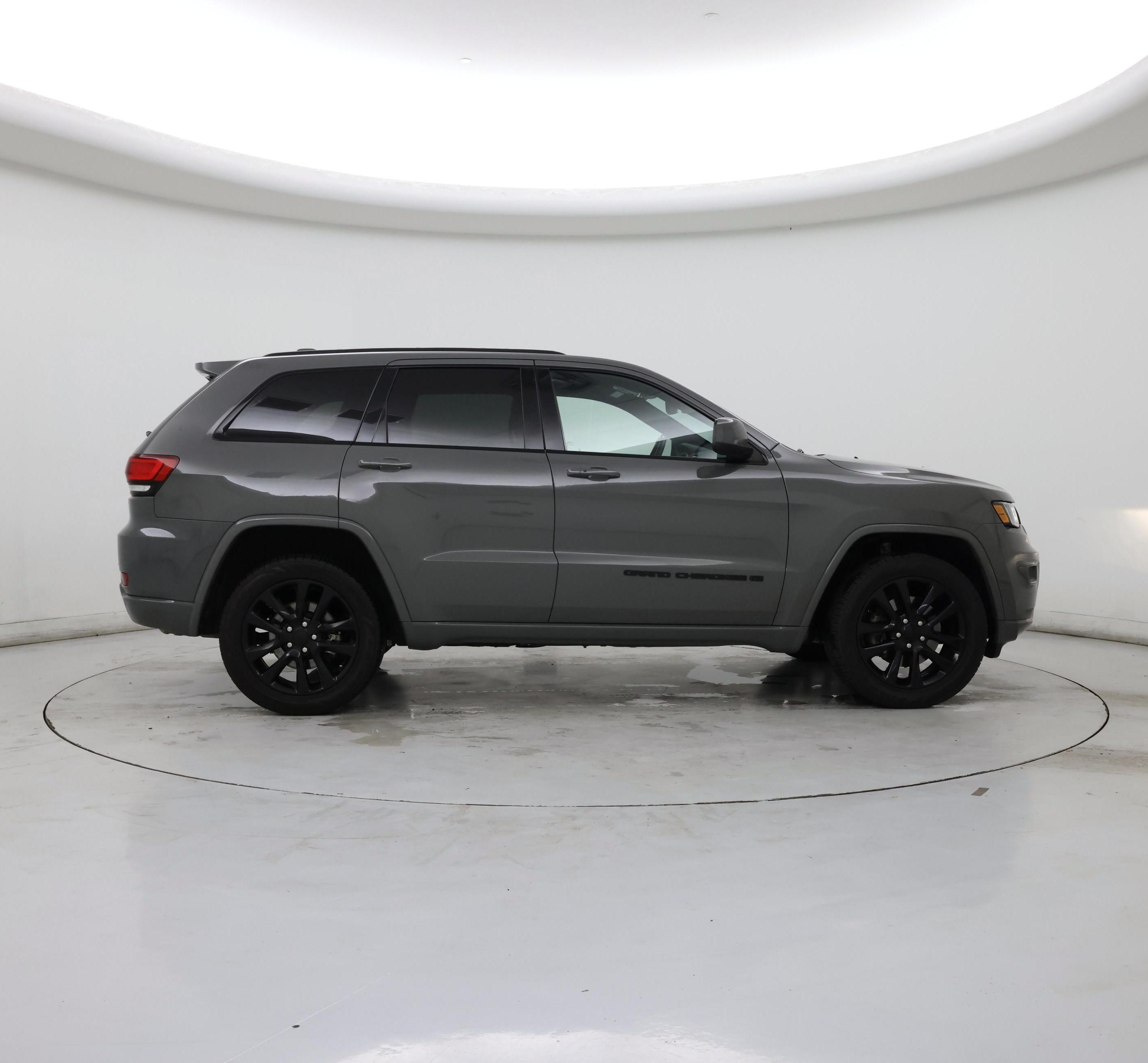 Thumbnail: 2022 Jeep Grand Cherokee - 7