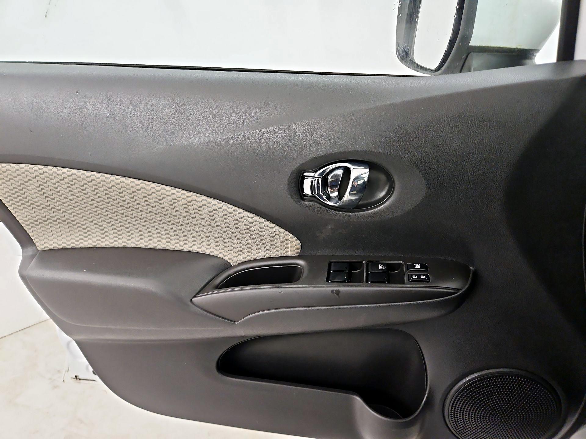 Thumbnail: 2015 Nissan Versa Note - 12