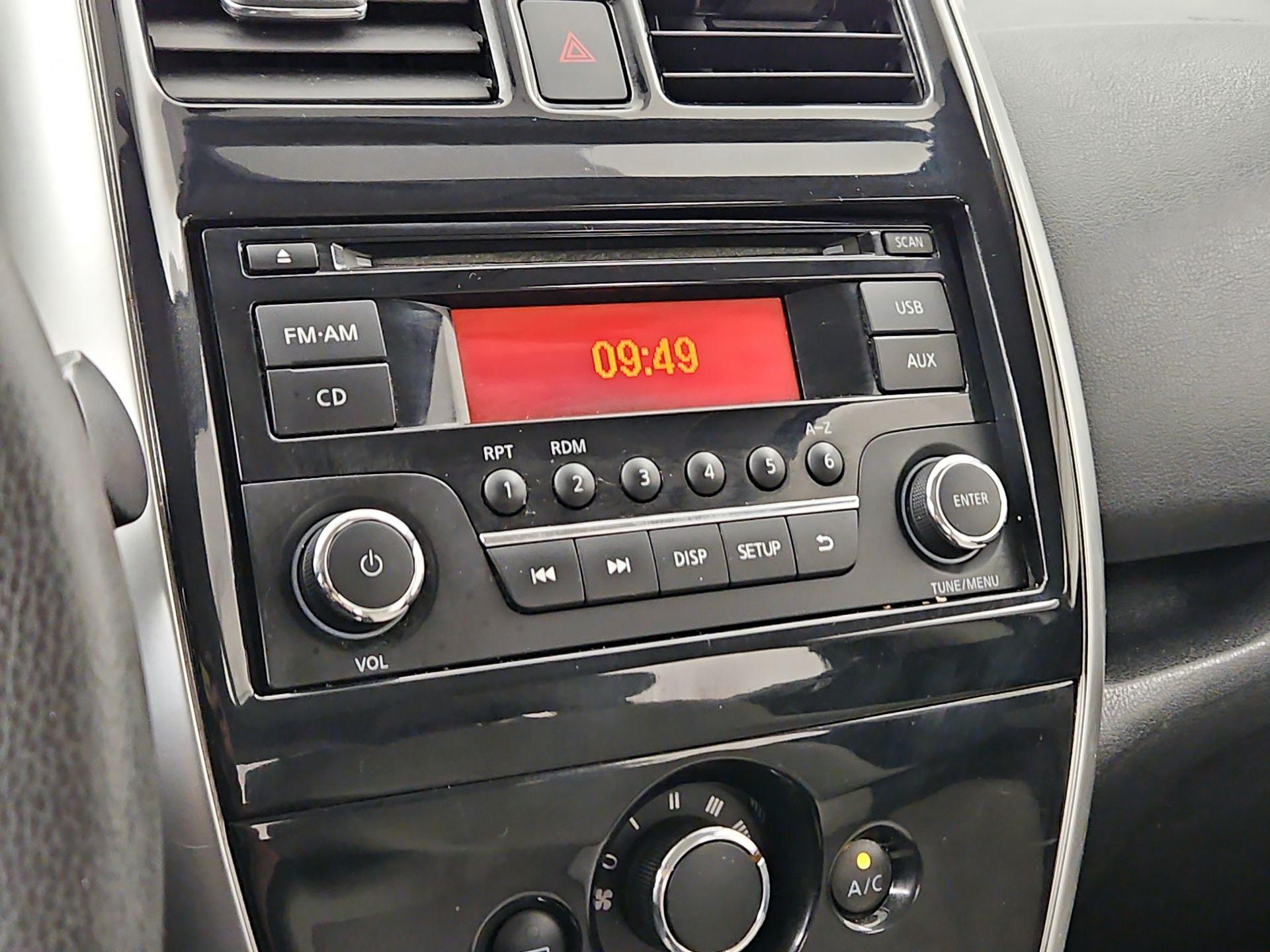 Thumbnail: 2015 Nissan Versa Note - 14