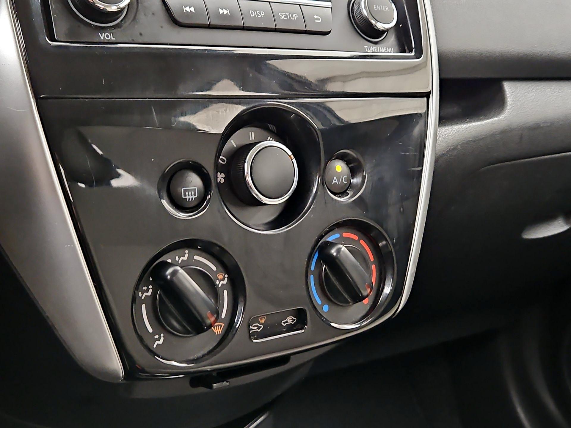 Thumbnail: 2015 Nissan Versa Note - 15