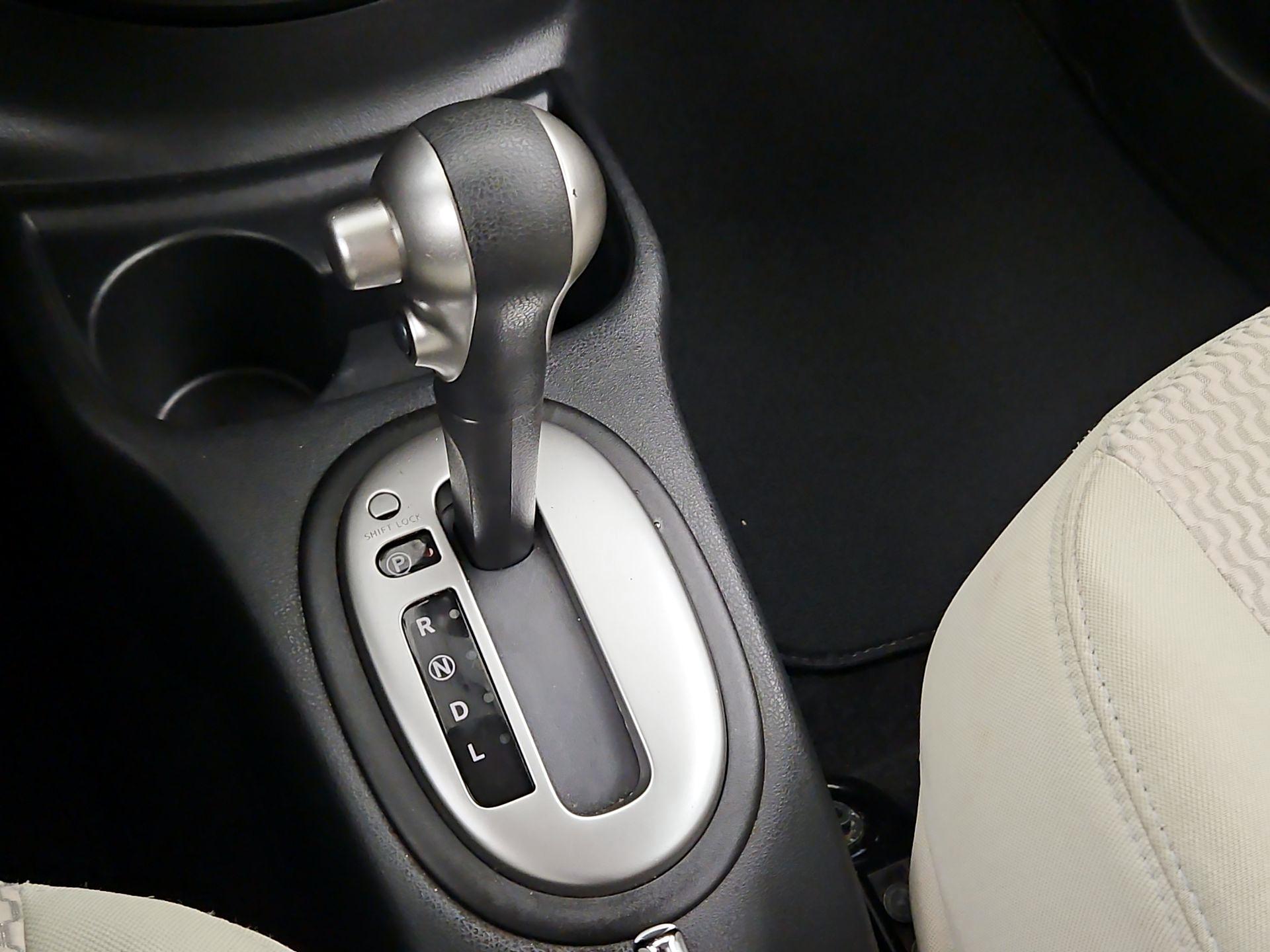 Thumbnail: 2015 Nissan Versa Note - 16