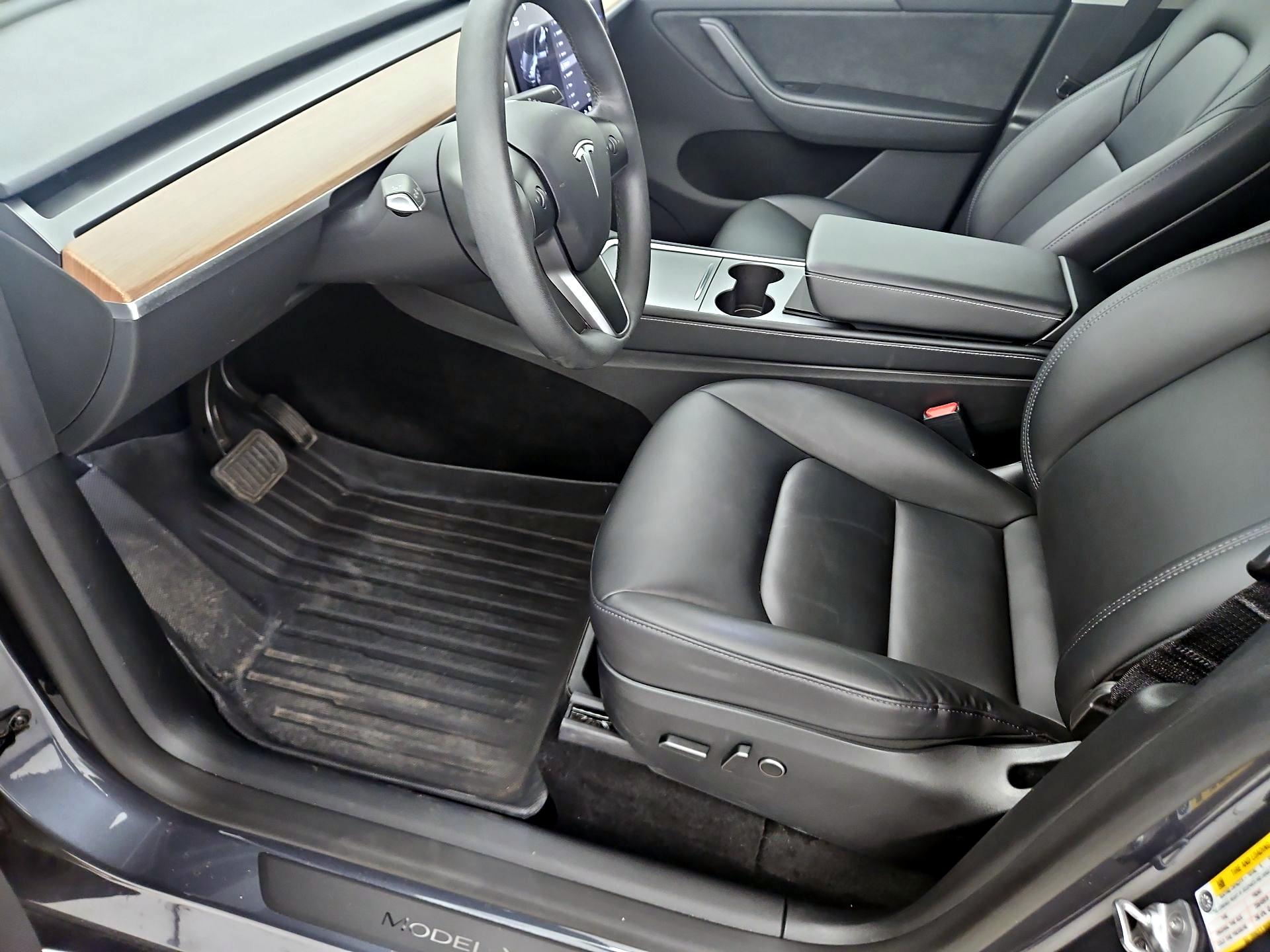 Thumbnail: 2023 Tesla Model Y - 11