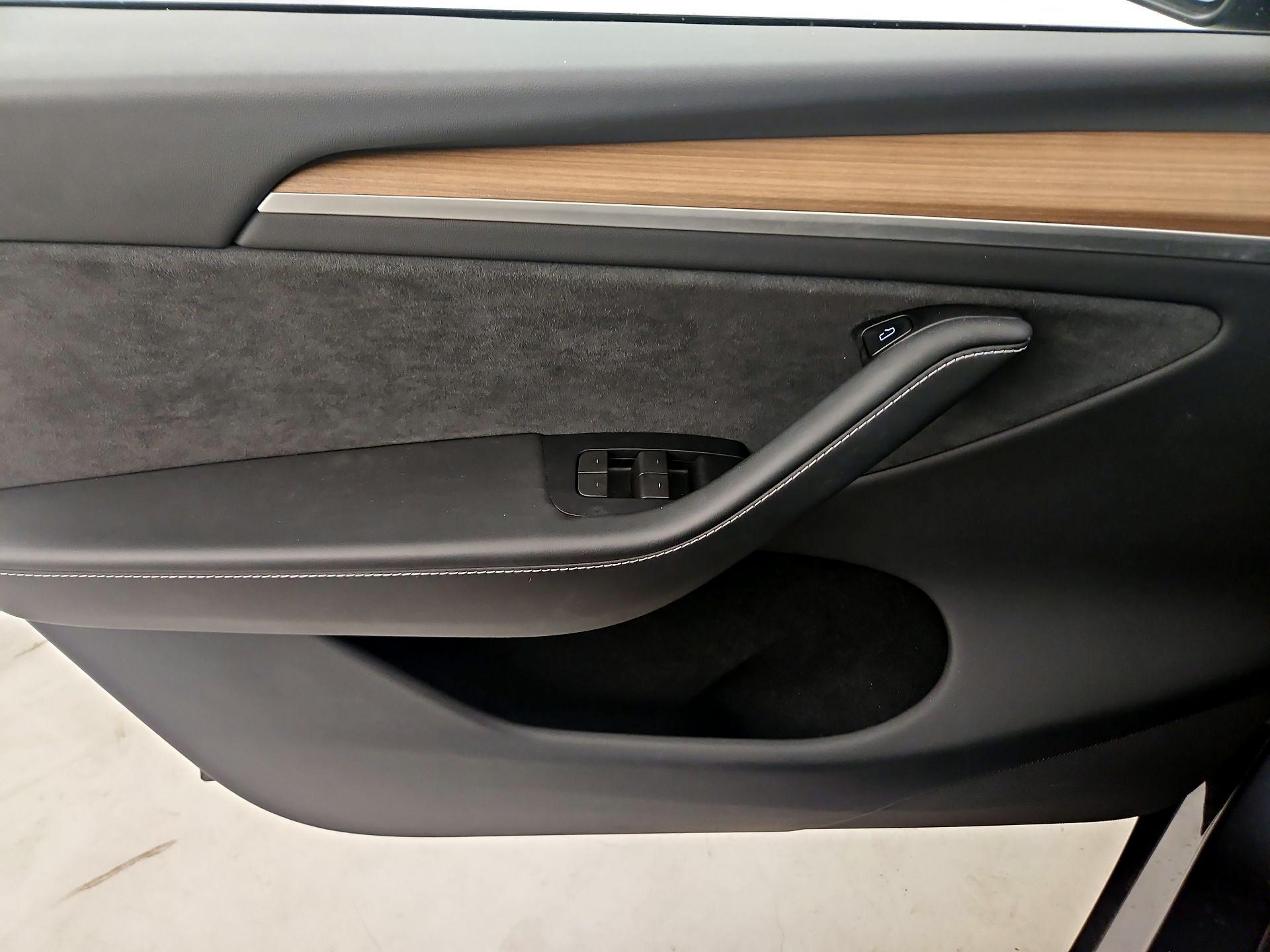 Thumbnail: 2023 Tesla Model Y - 12