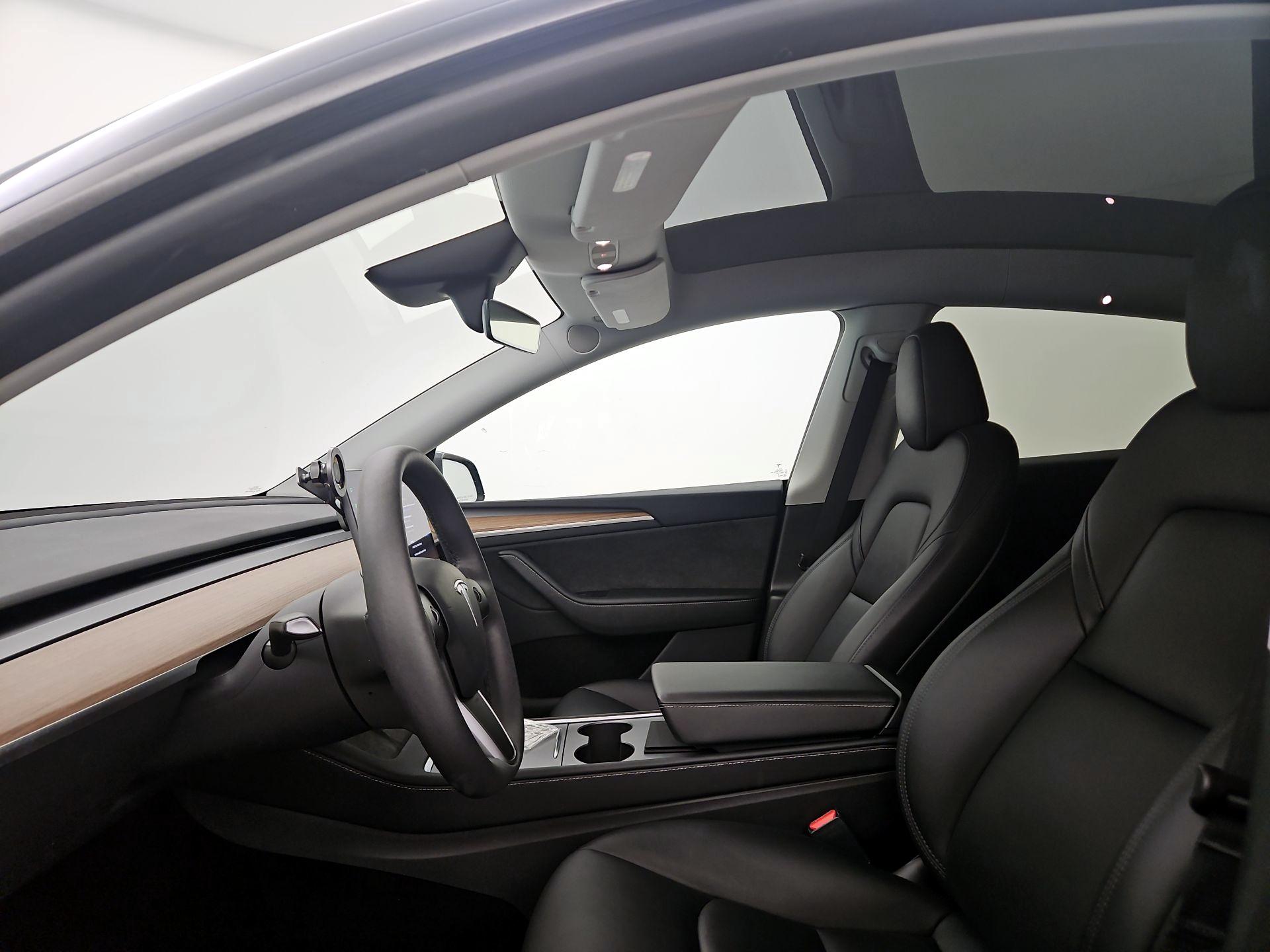 Thumbnail: 2023 Tesla Model Y - 18