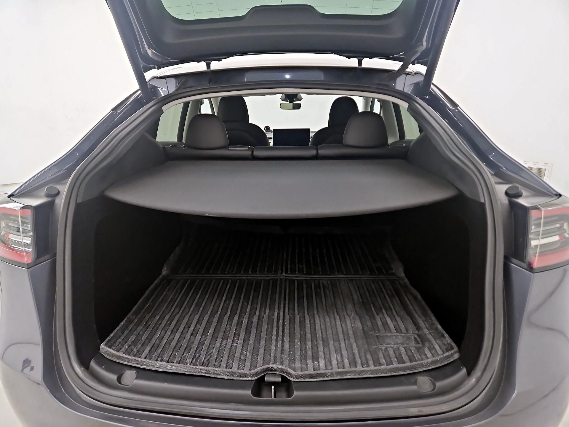 Thumbnail: 2023 Tesla Model Y - 20