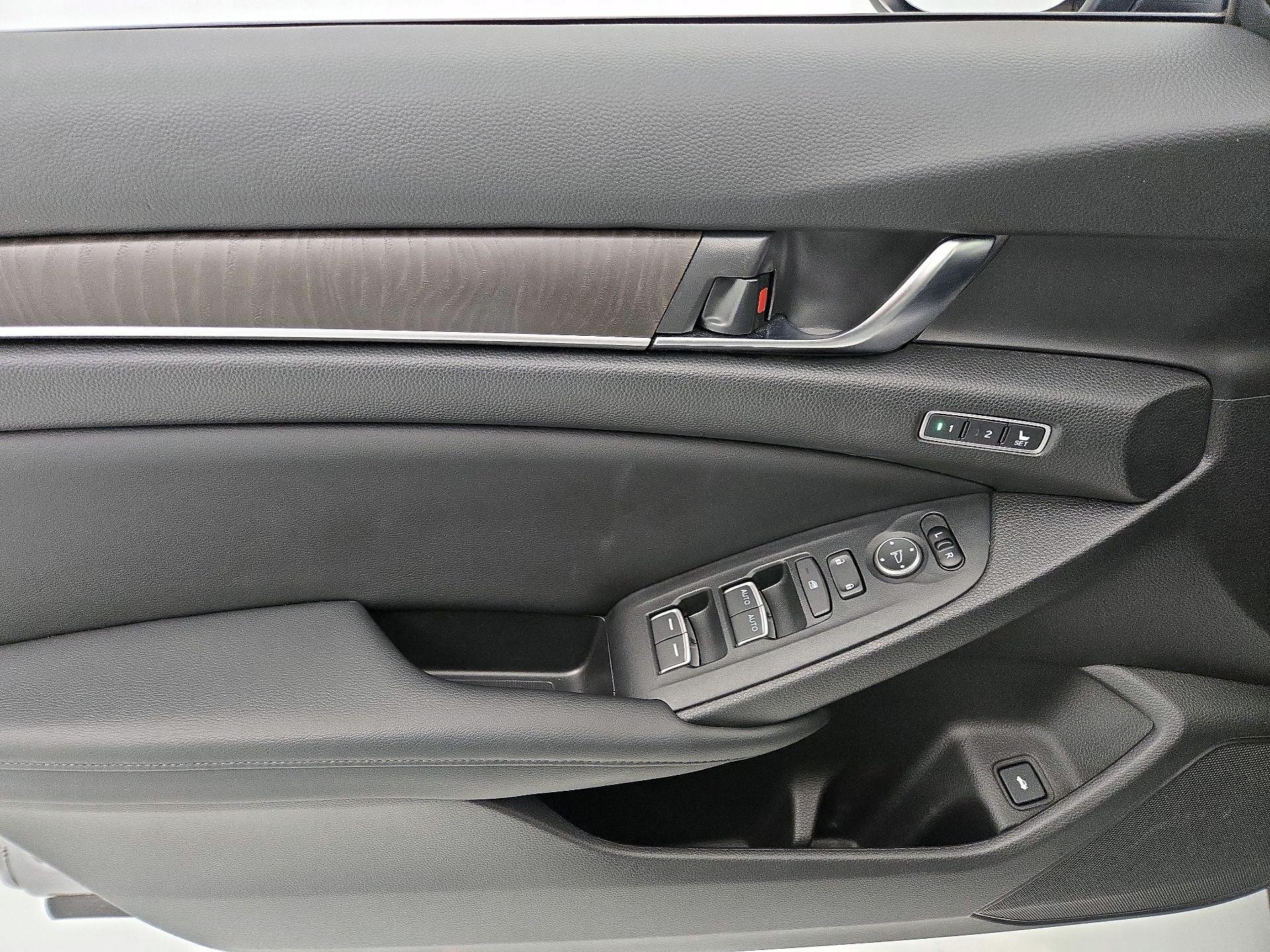 Thumbnail: 2018 Honda Accord - 12