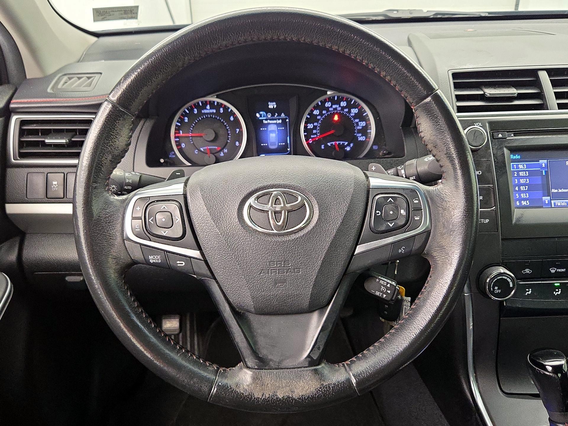 Thumbnail: 2015 Toyota Camry - 10