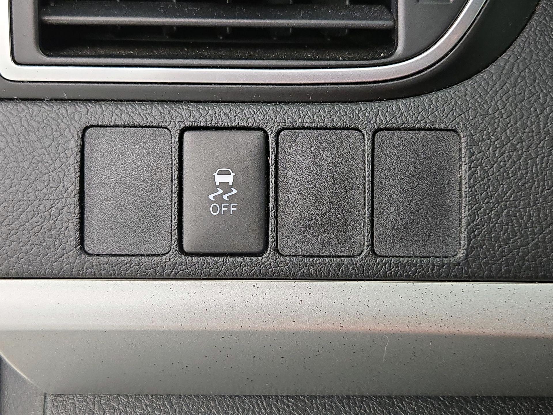 Thumbnail: 2015 Toyota Camry - 13