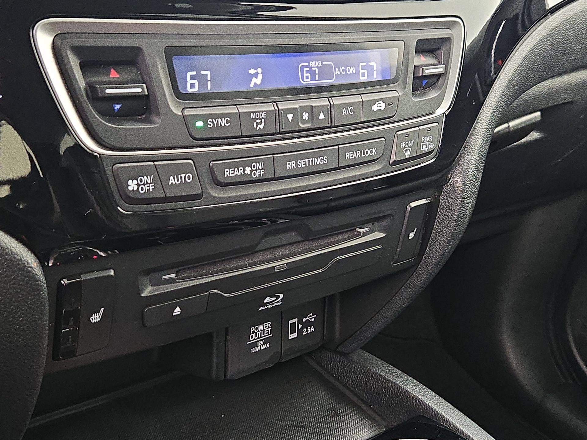 Thumbnail: 2020 Honda Pilot - 17