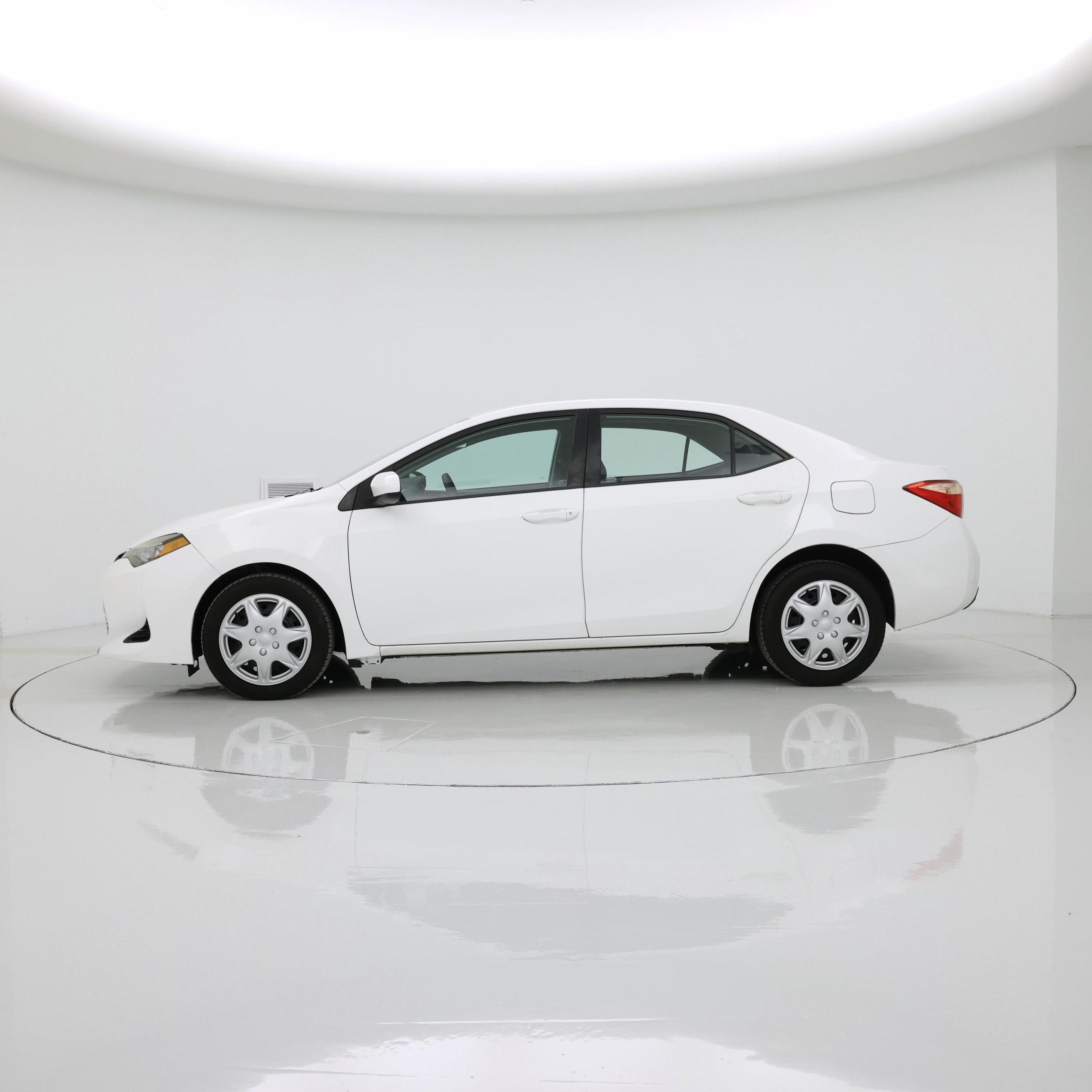 Thumbnail: 2017 Toyota Corolla - 3