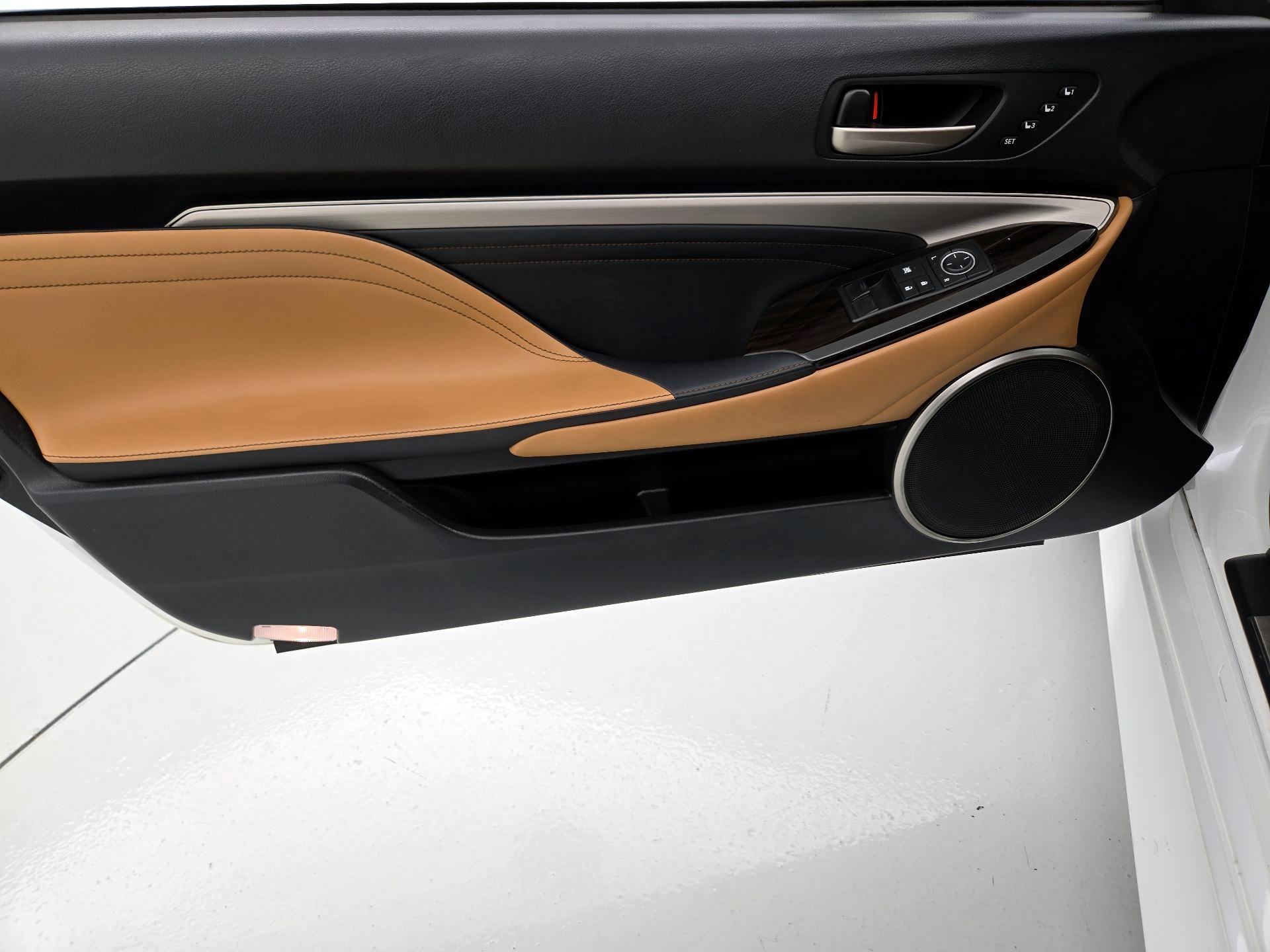 Thumbnail: 2015 Lexus RC - 12