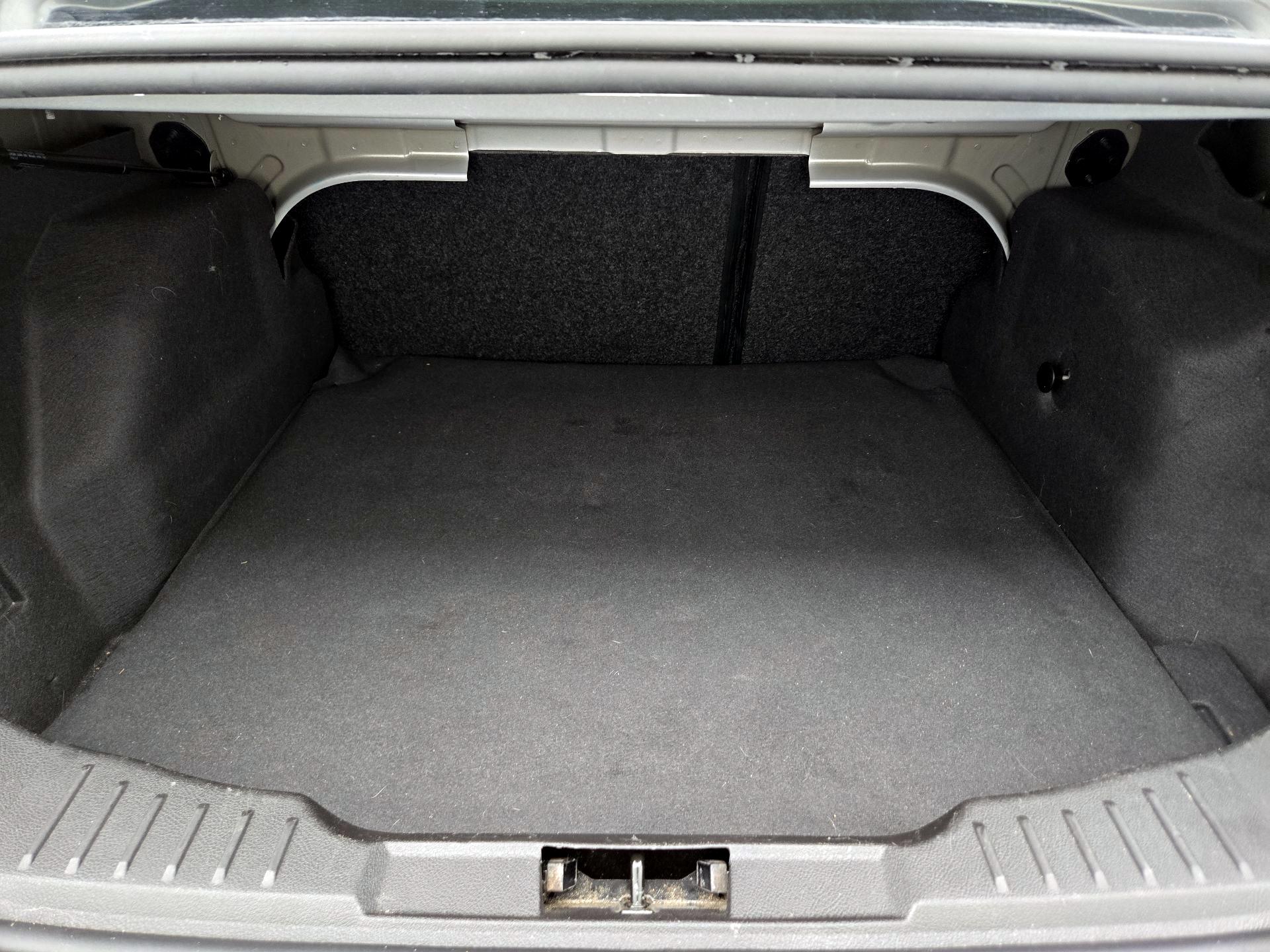 Thumbnail: 2018 Ford Focus - 20