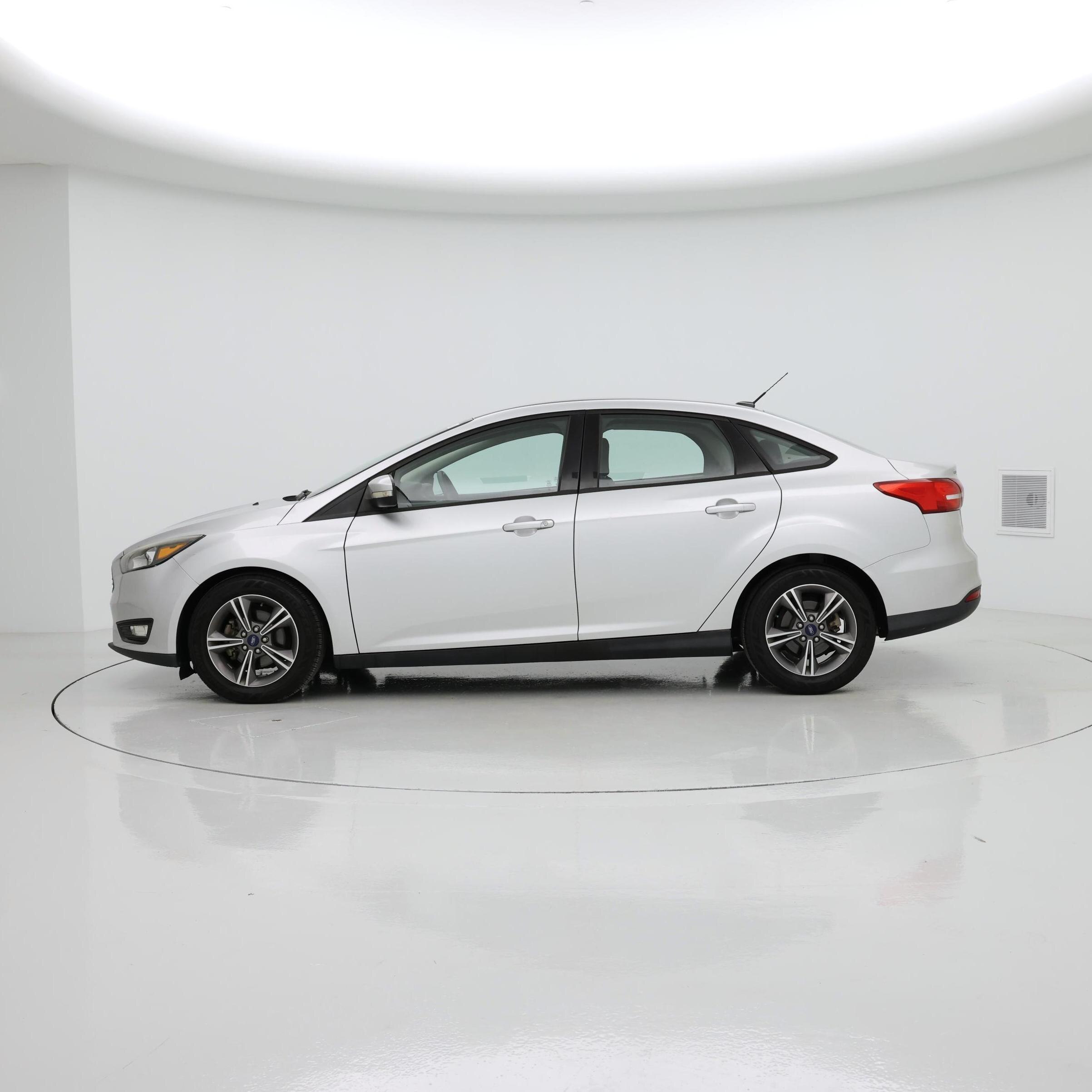 Thumbnail: 2018 Ford Focus - 3