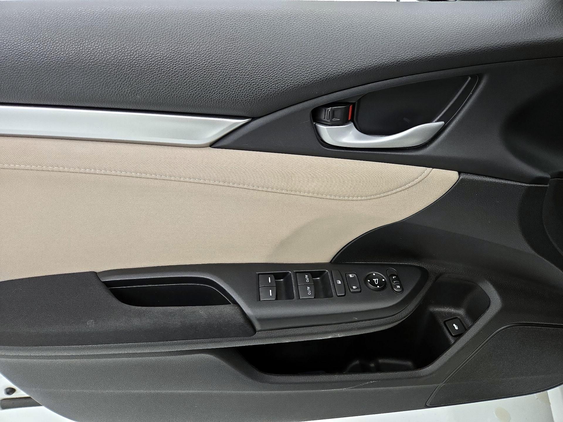 Thumbnail: 2017 Honda Civic - 12