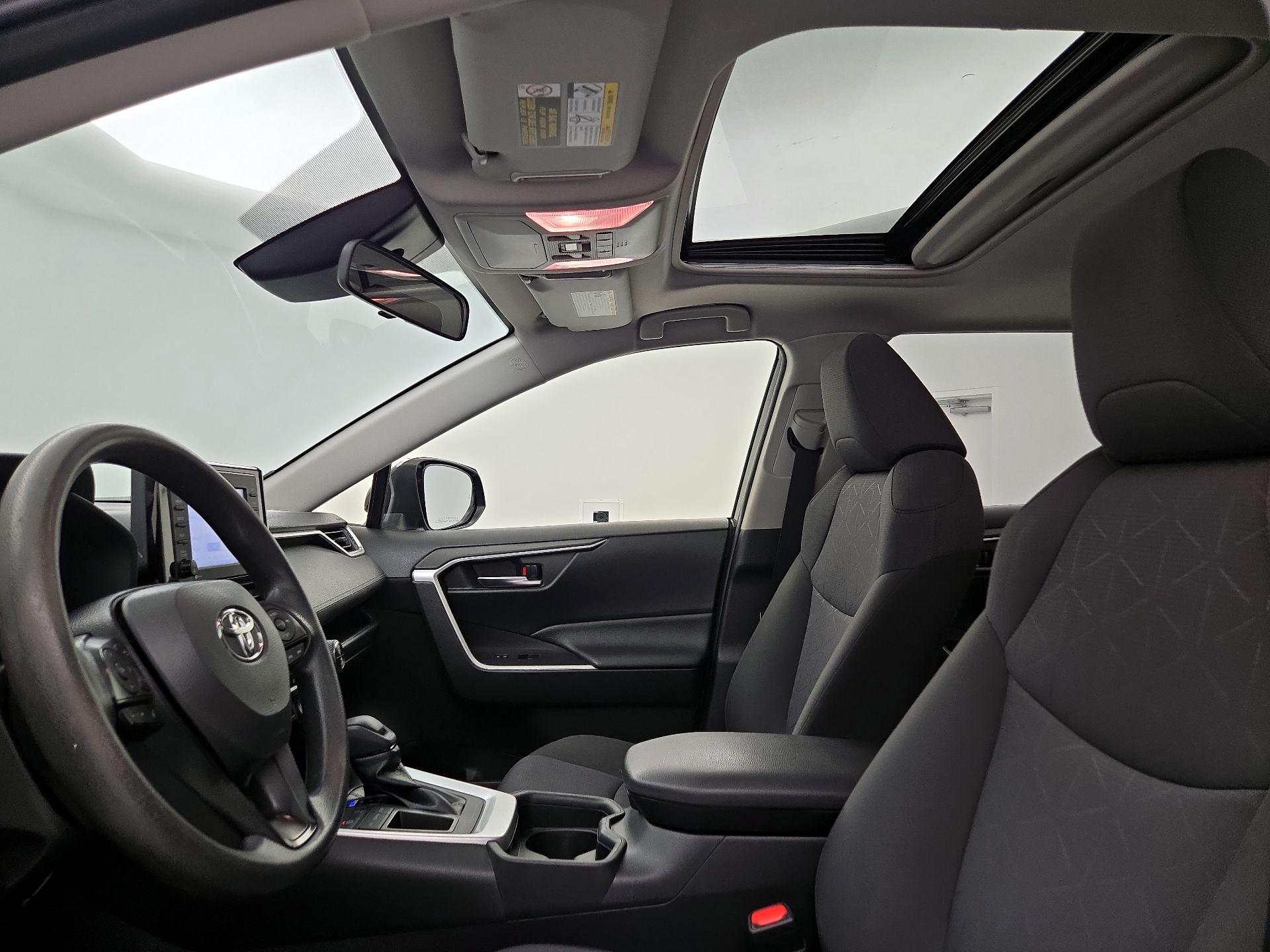 Thumbnail: 2020 Toyota RAV4 - 19