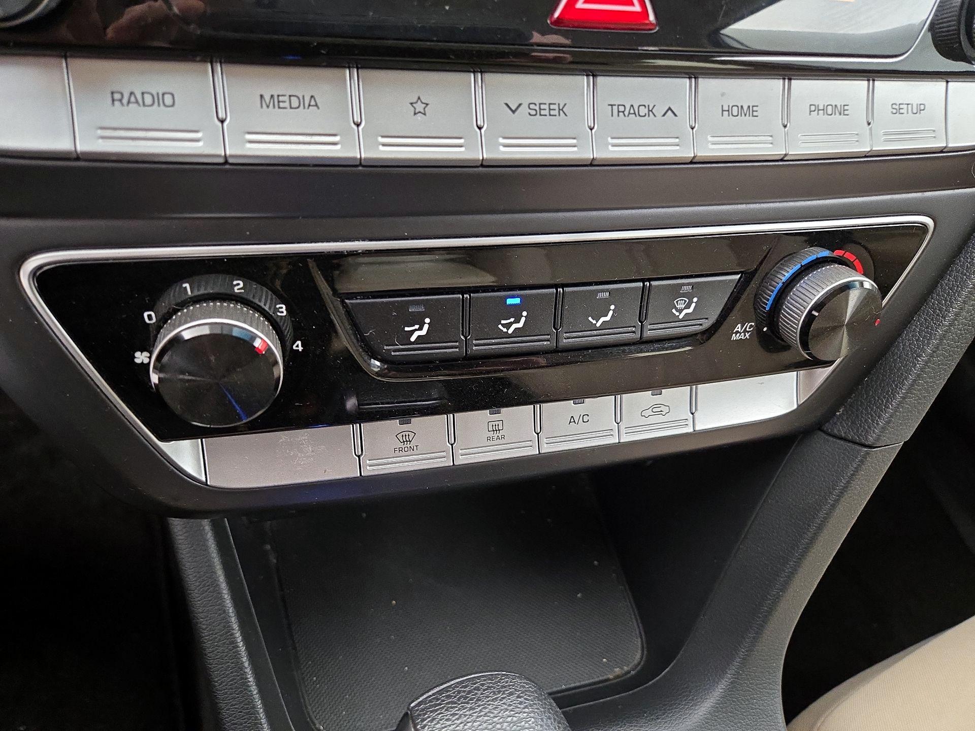 Thumbnail: 2019 Hyundai Sonata - 16