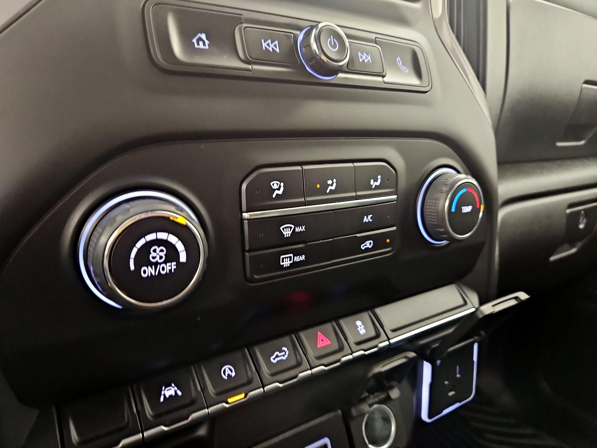 Thumbnail: 2022 Chevrolet Silverado 1500 - 16