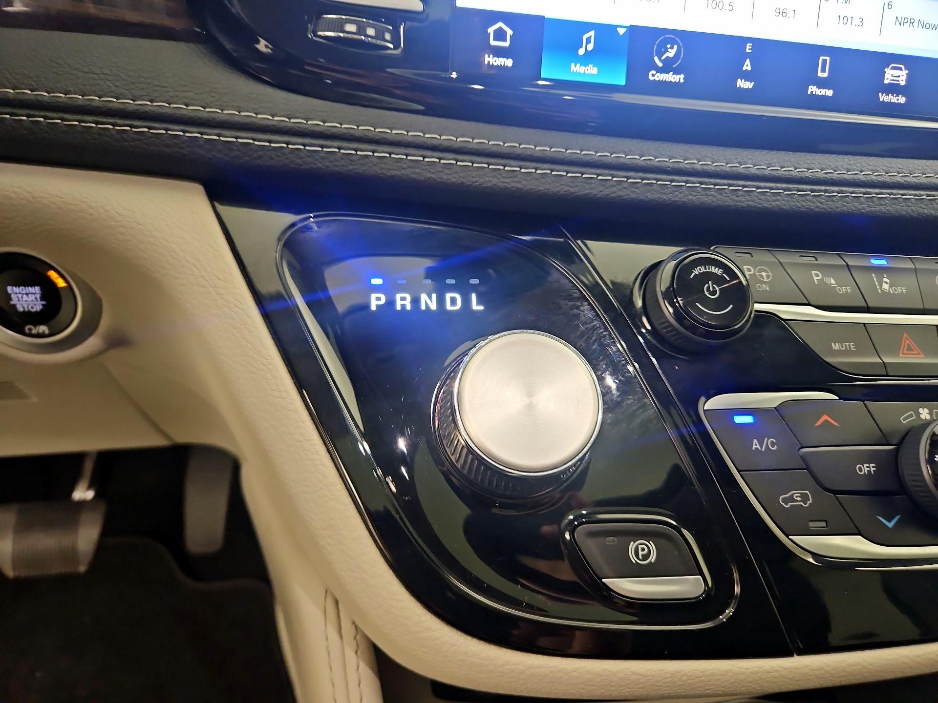 Thumbnail: 2022 Chrysler Pacifica - 18