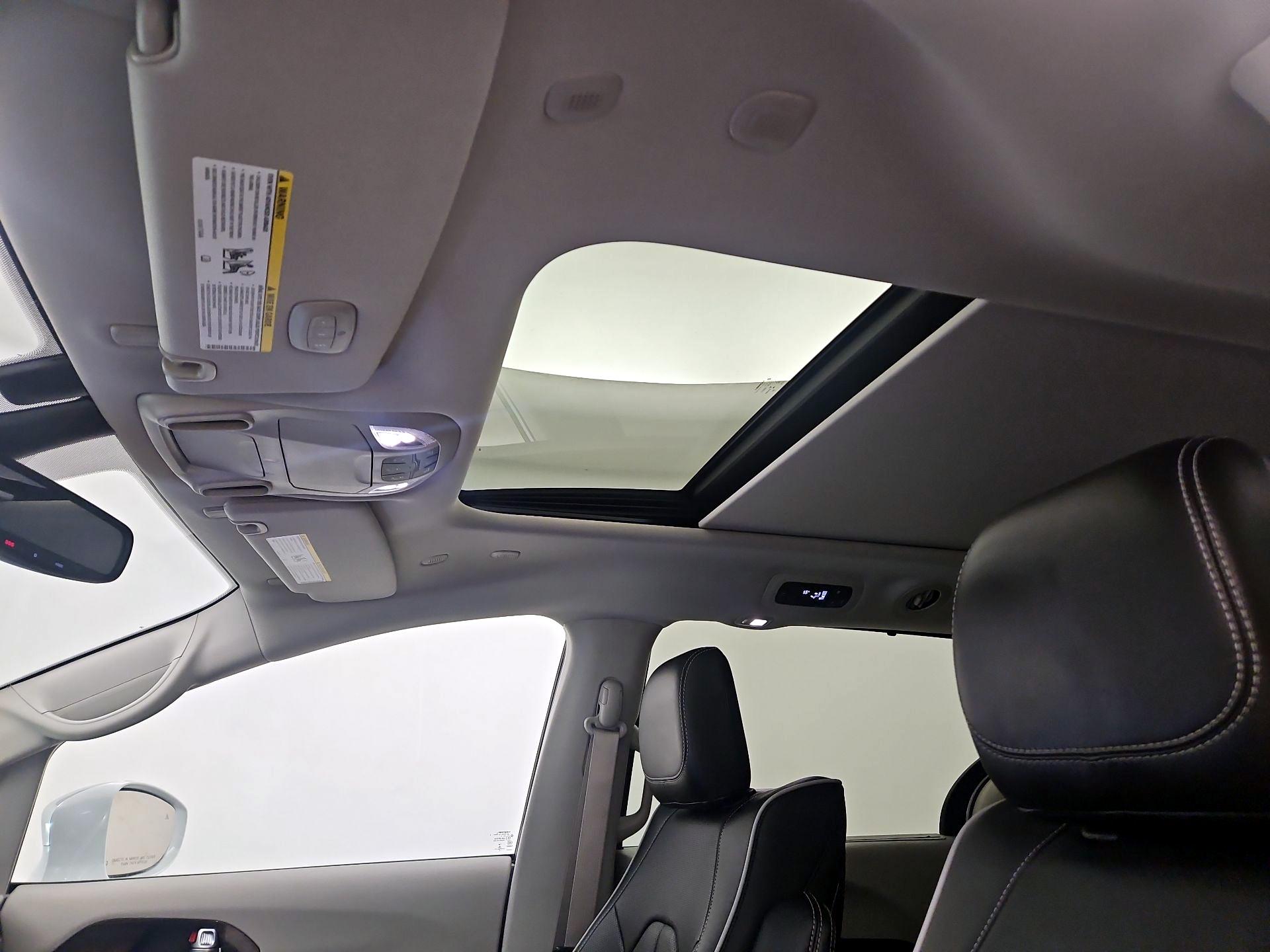 Thumbnail: 2022 Chrysler Pacifica - 20