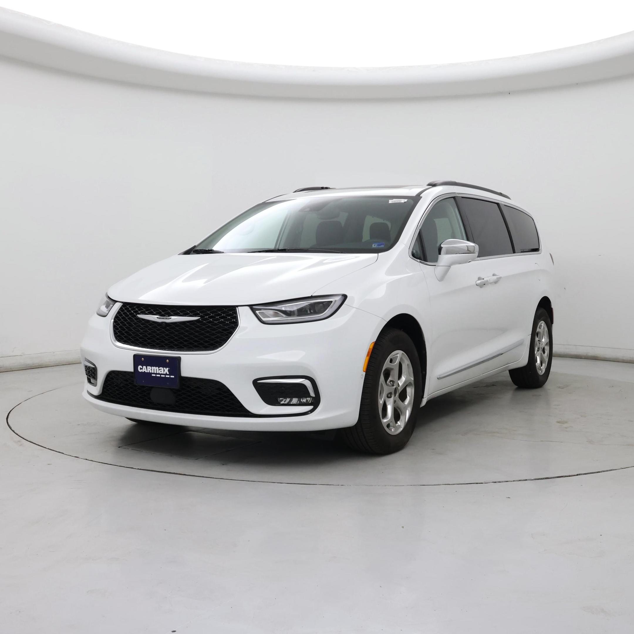 Thumbnail: 2022 Chrysler Pacifica - 4