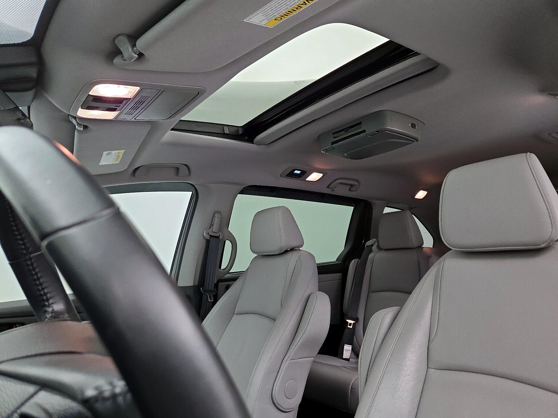 Thumbnail: 2019 Honda Odyssey - 18