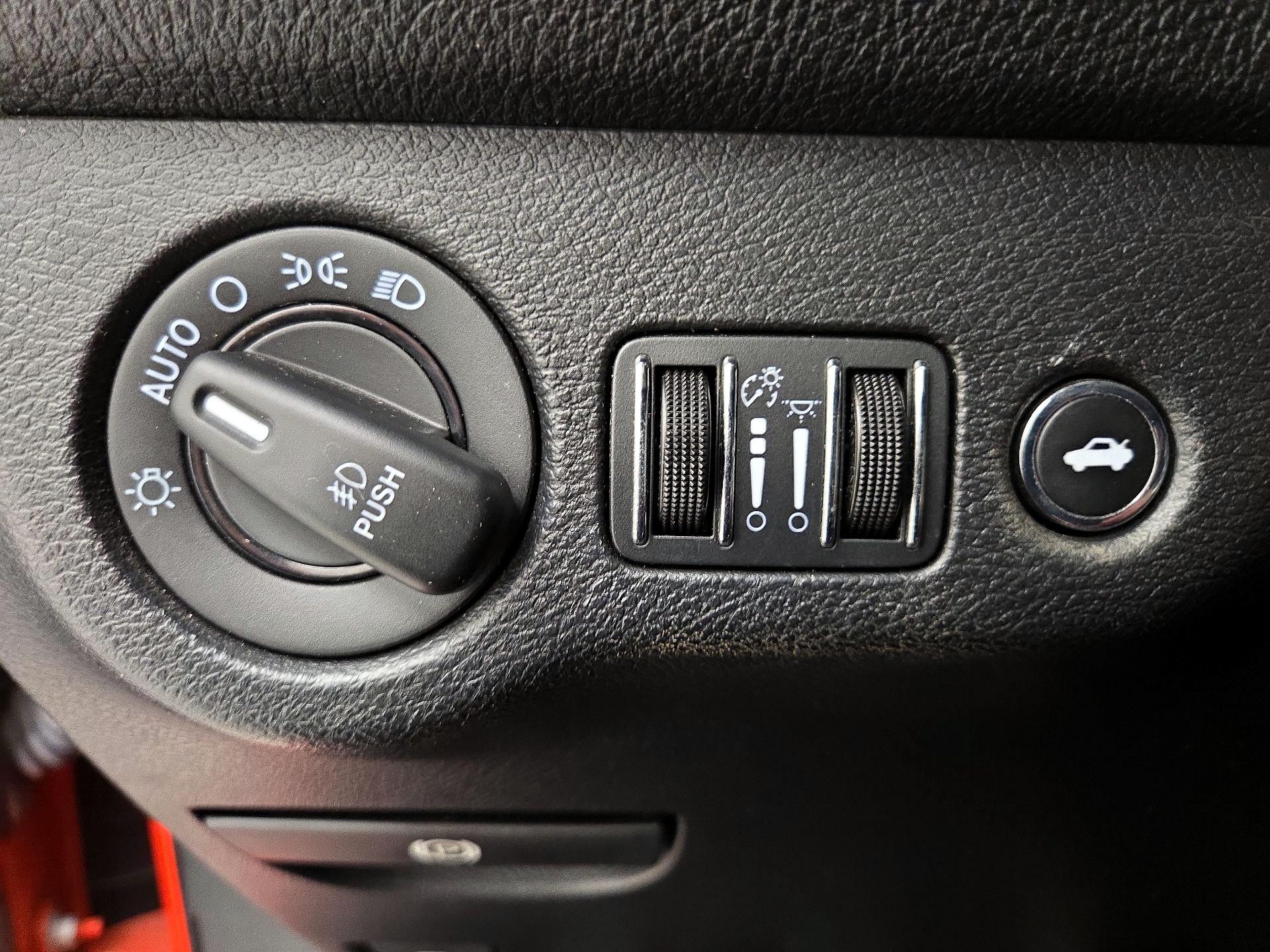 Thumbnail: 2016 Dodge Challenger - 13