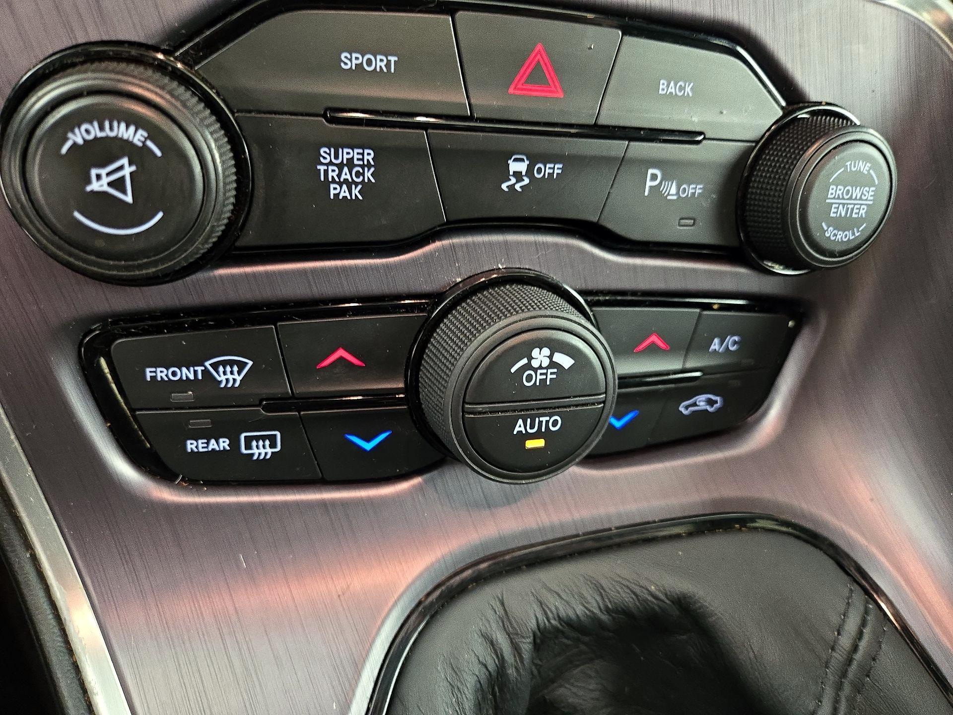 Thumbnail: 2016 Dodge Challenger - 17