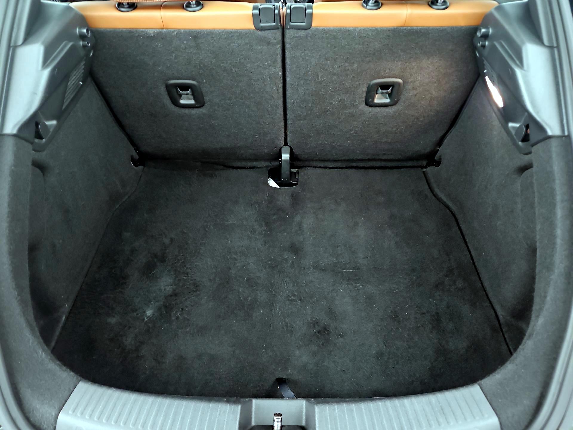 Thumbnail: 2015 Volkswagen Beetle - 18