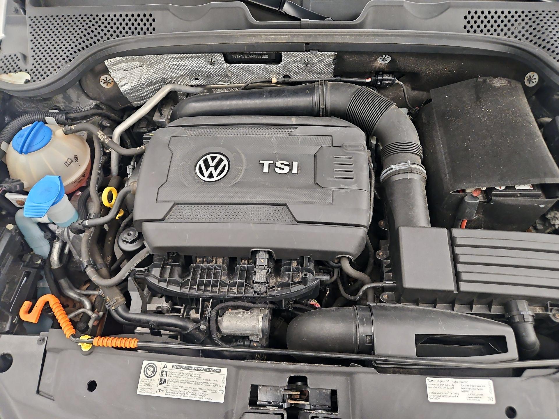 Thumbnail: 2015 Volkswagen Beetle - 20