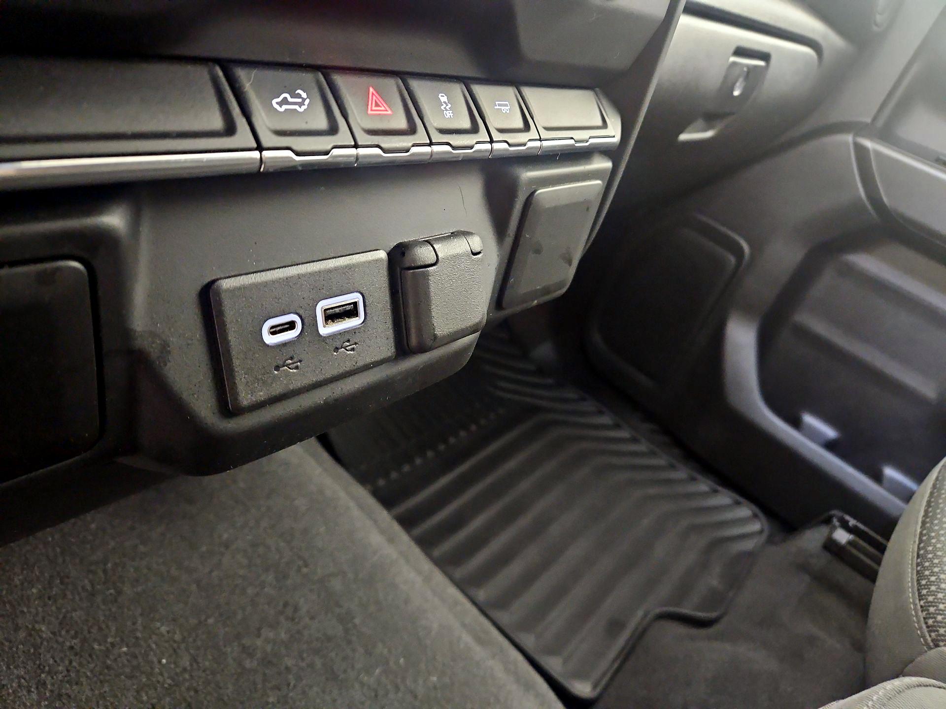 Thumbnail: 2021 Chevrolet Silverado 1500 - 18