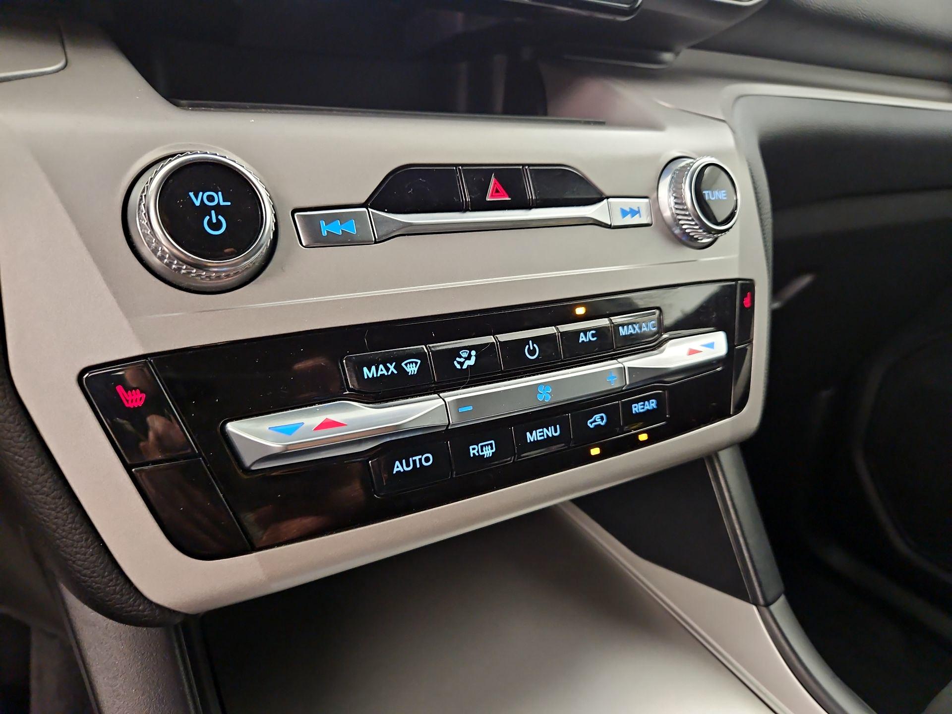 Thumbnail: 2023 Ford Explorer - 16