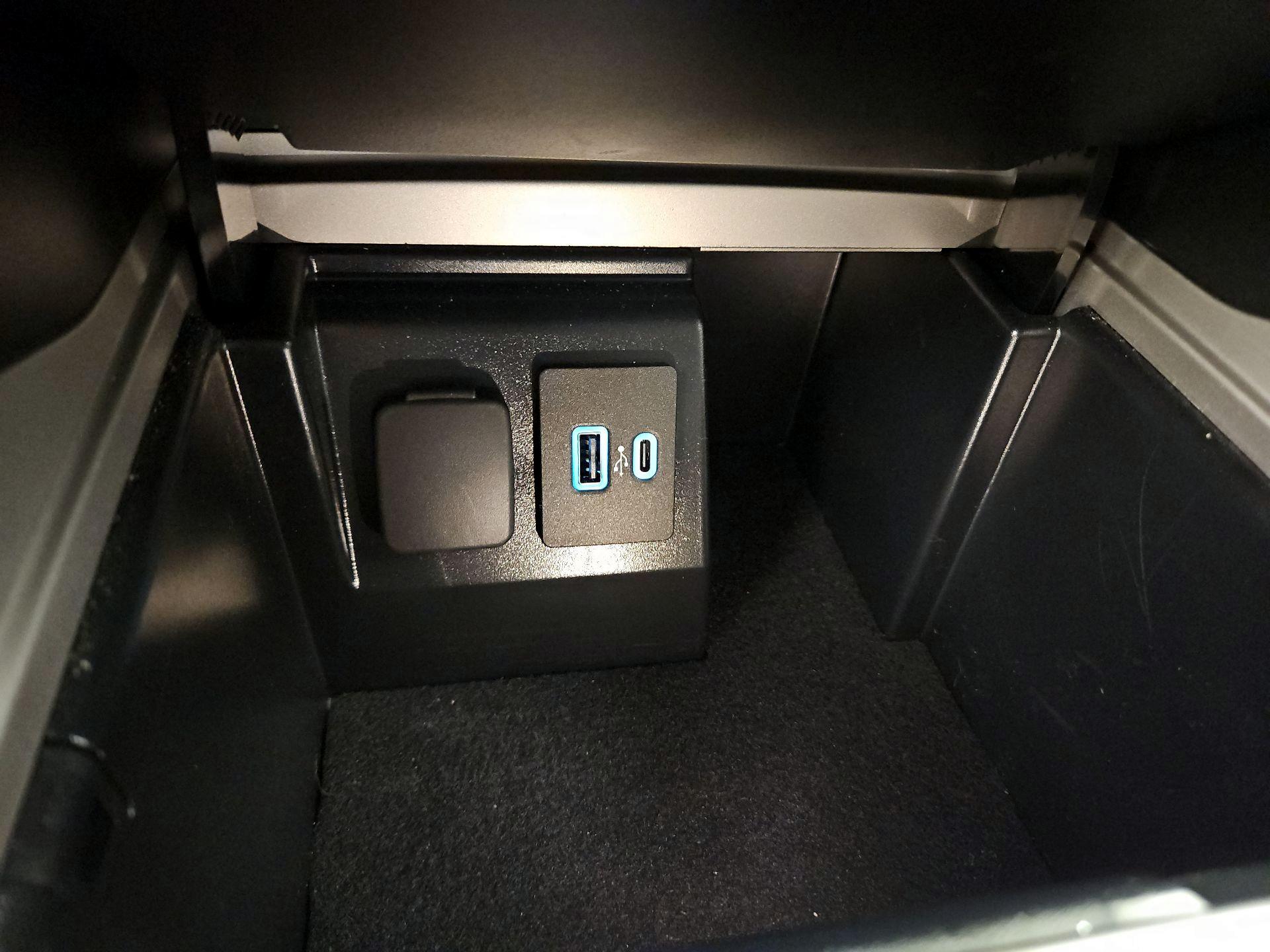 Thumbnail: 2023 Ford Explorer - 18