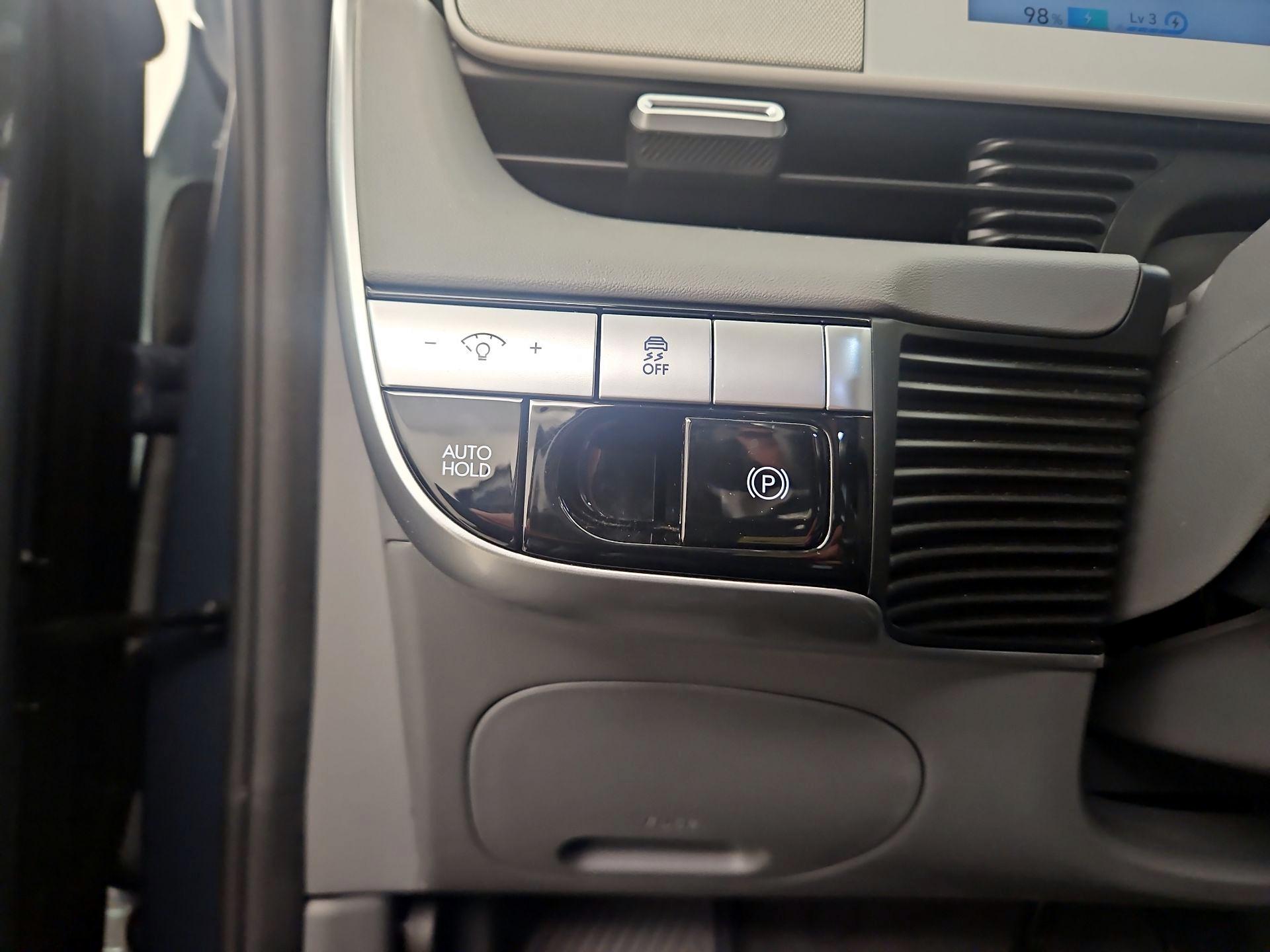 Thumbnail: 2022 Hyundai Ioniq 5 - 13