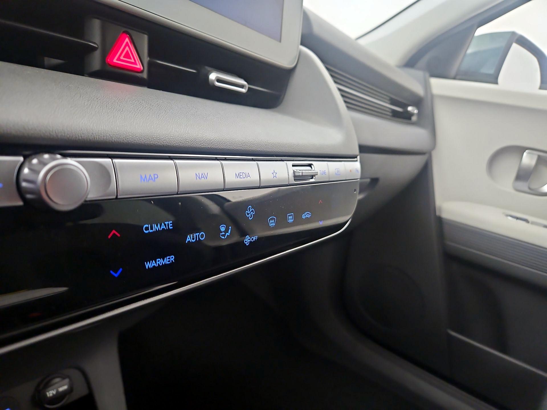 Thumbnail: 2022 Hyundai Ioniq 5 - 17