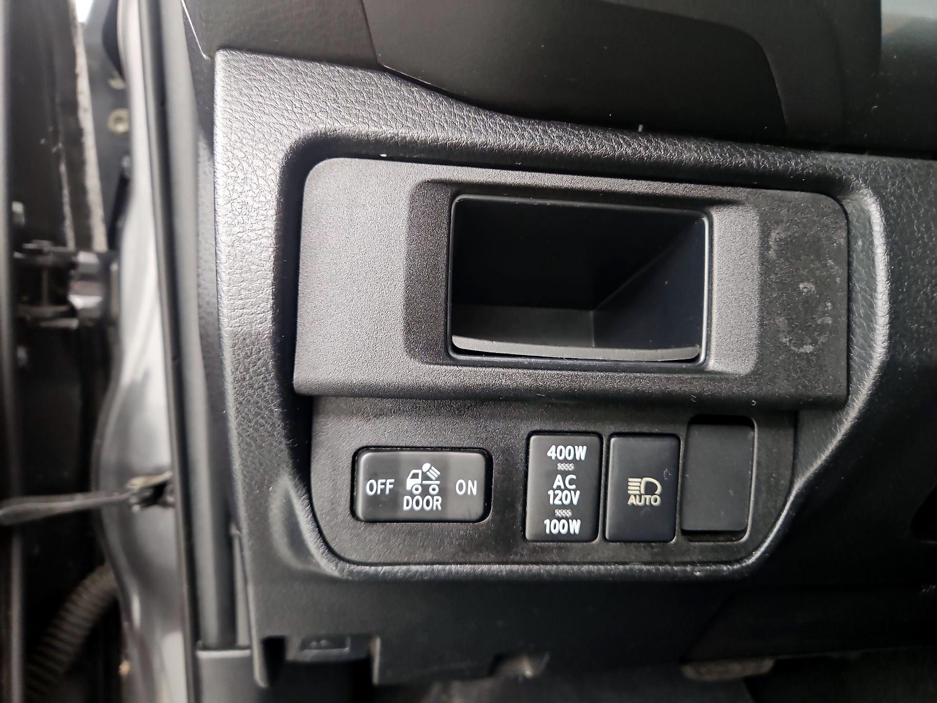 Thumbnail: 2019 Toyota Tacoma - 13