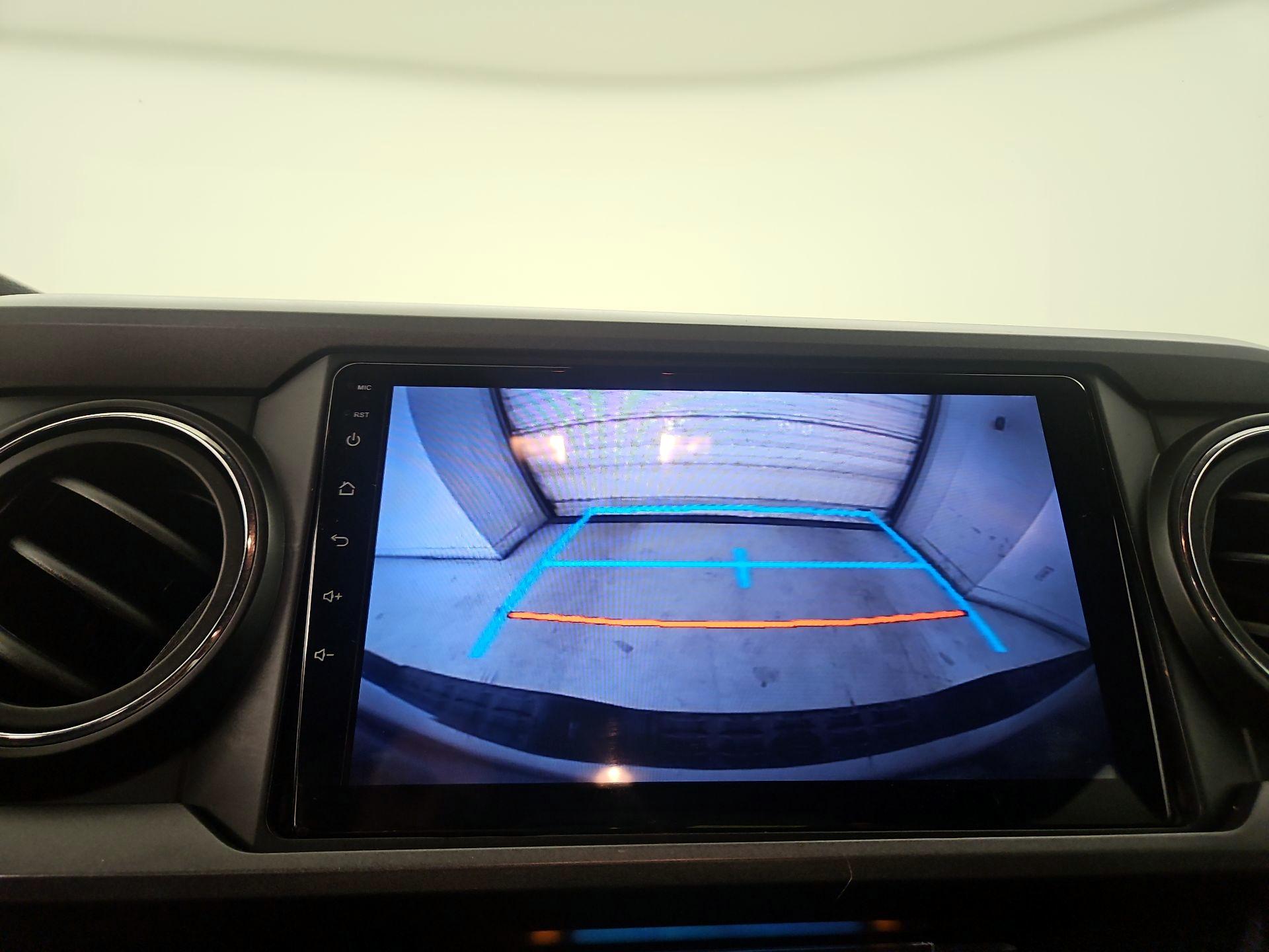 Thumbnail: 2019 Toyota Tacoma - 14