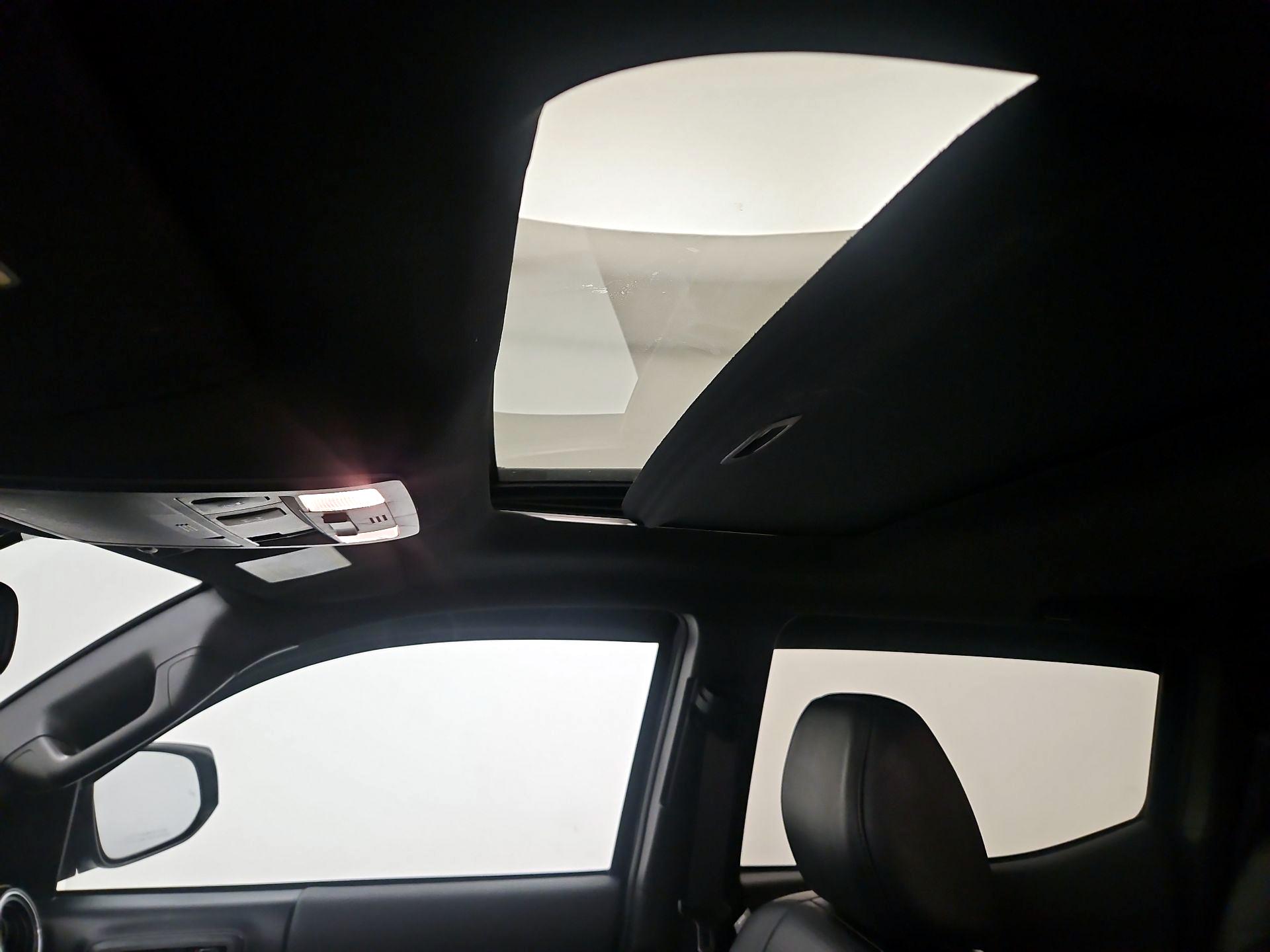 Thumbnail: 2019 Toyota Tacoma - 19