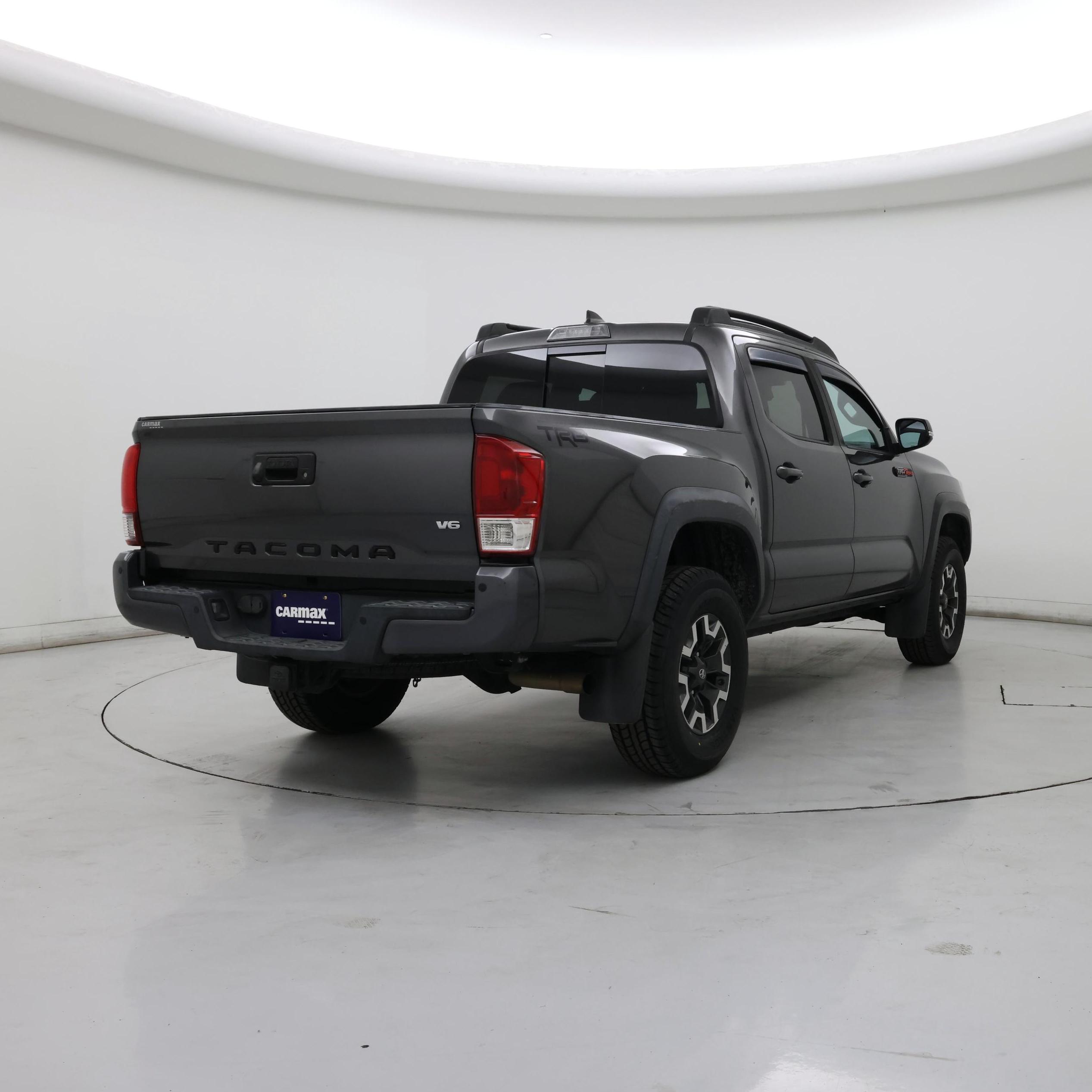 Thumbnail: 2019 Toyota Tacoma - 8