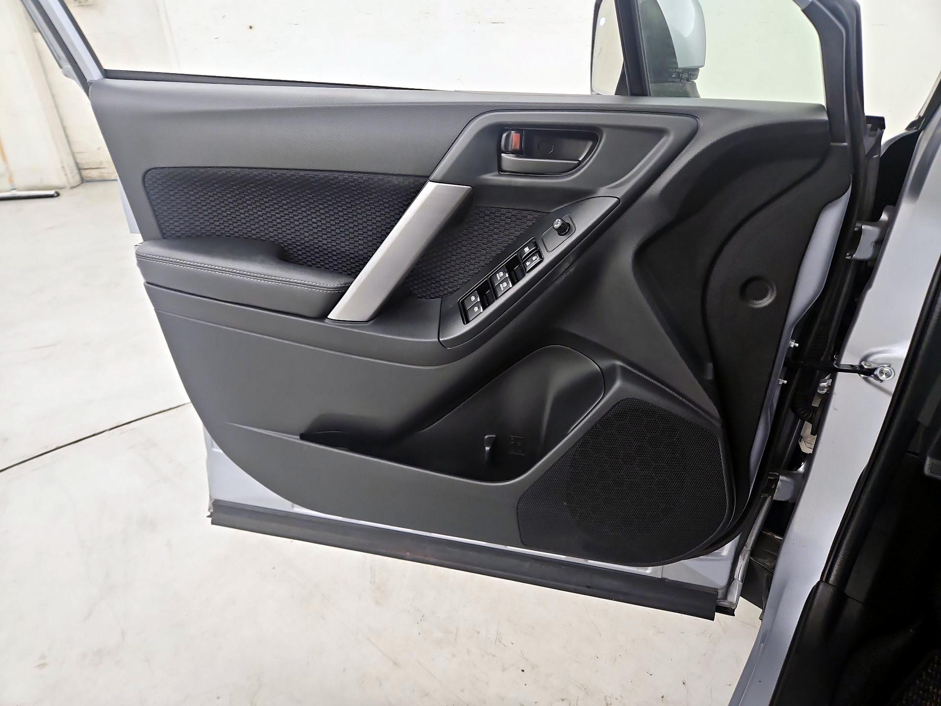 Thumbnail: 2017 Subaru Forester - 12