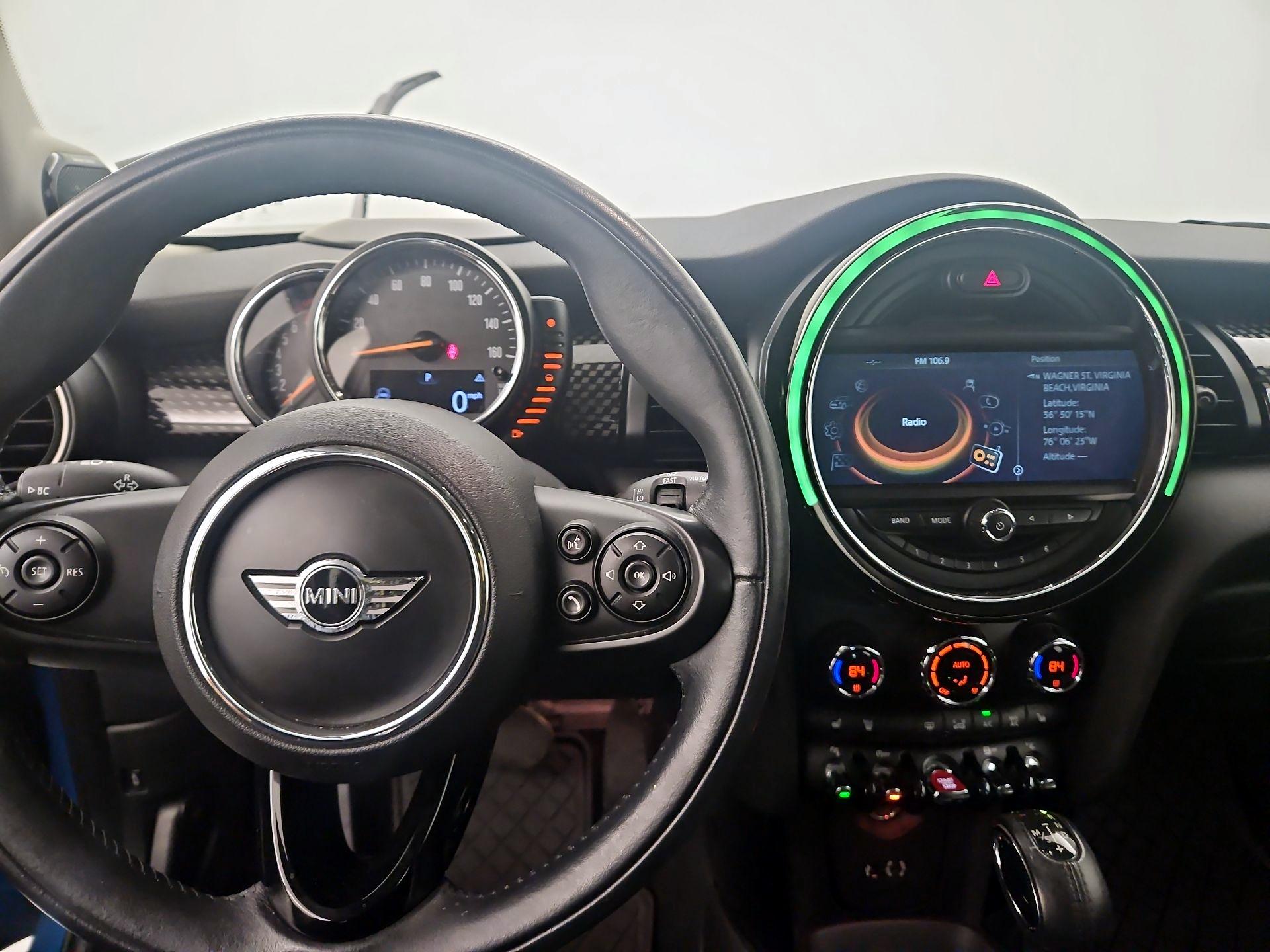 Thumbnail: 2015 MINI Cooper Hardtop - 9