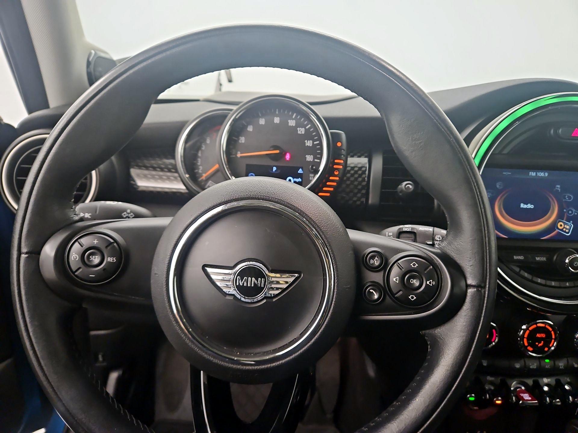 Thumbnail: 2015 MINI Cooper Hardtop - 10