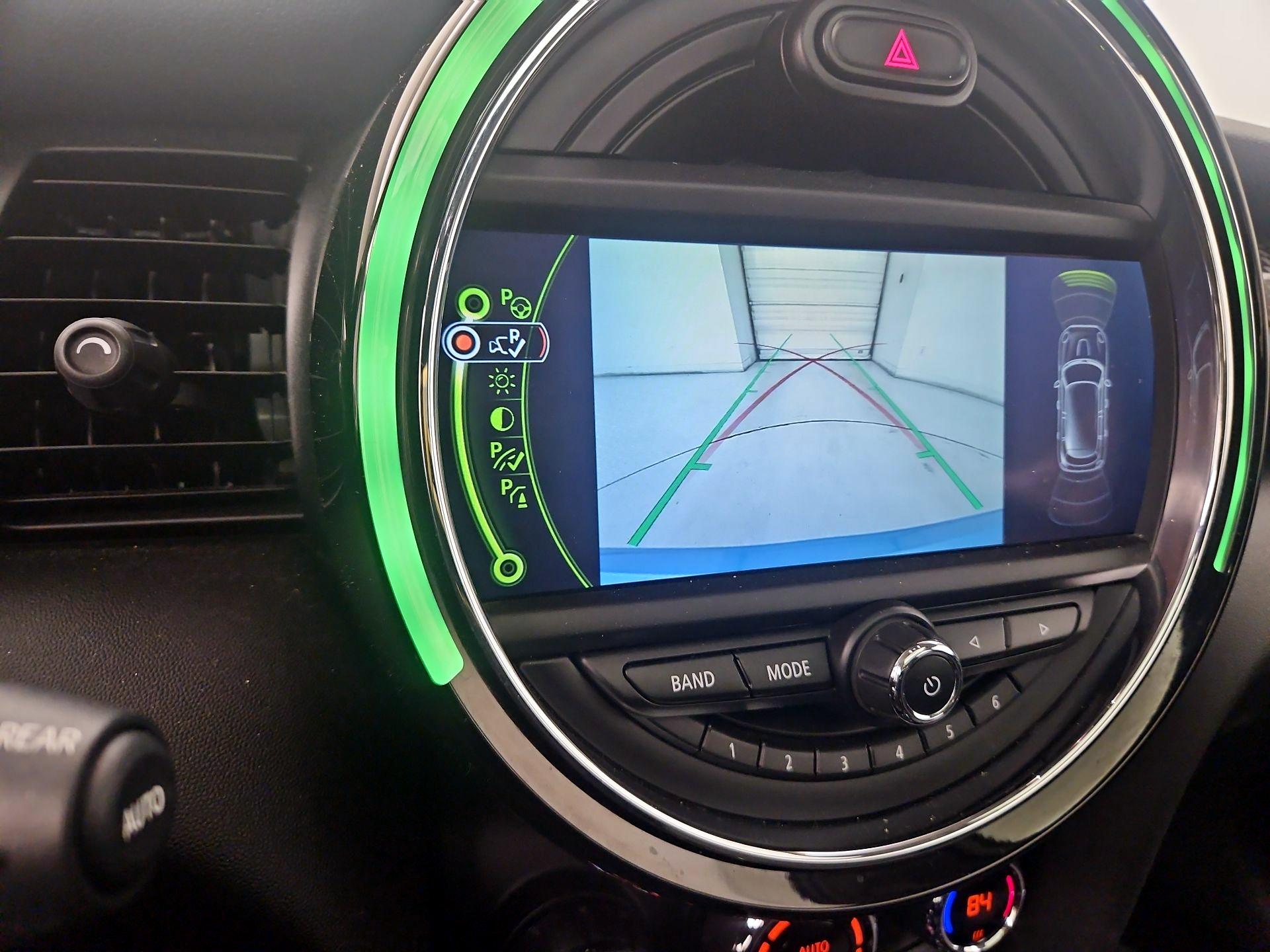 Thumbnail: 2015 MINI Cooper Hardtop - 14