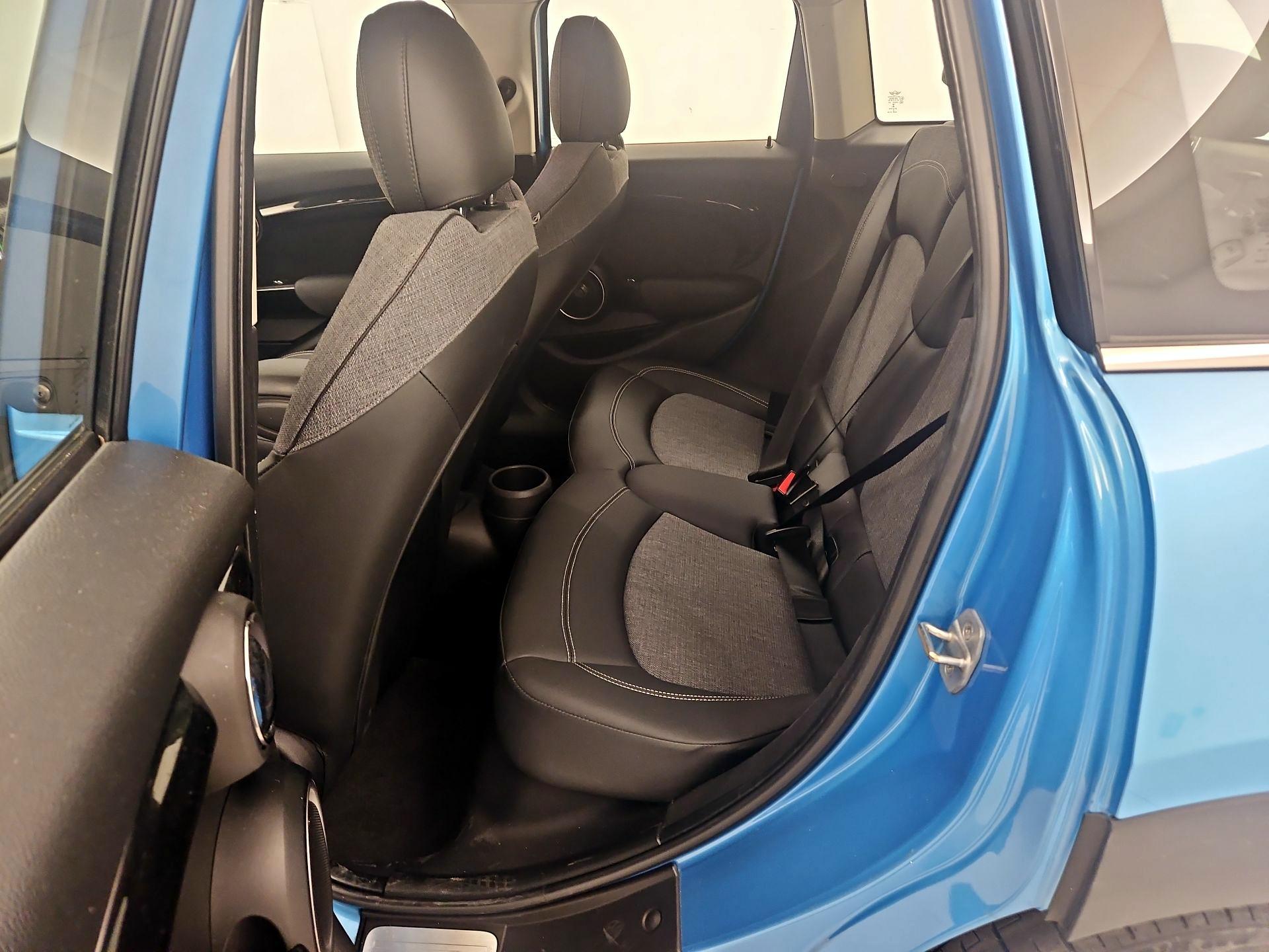 Thumbnail: 2015 MINI Cooper Hardtop - 19