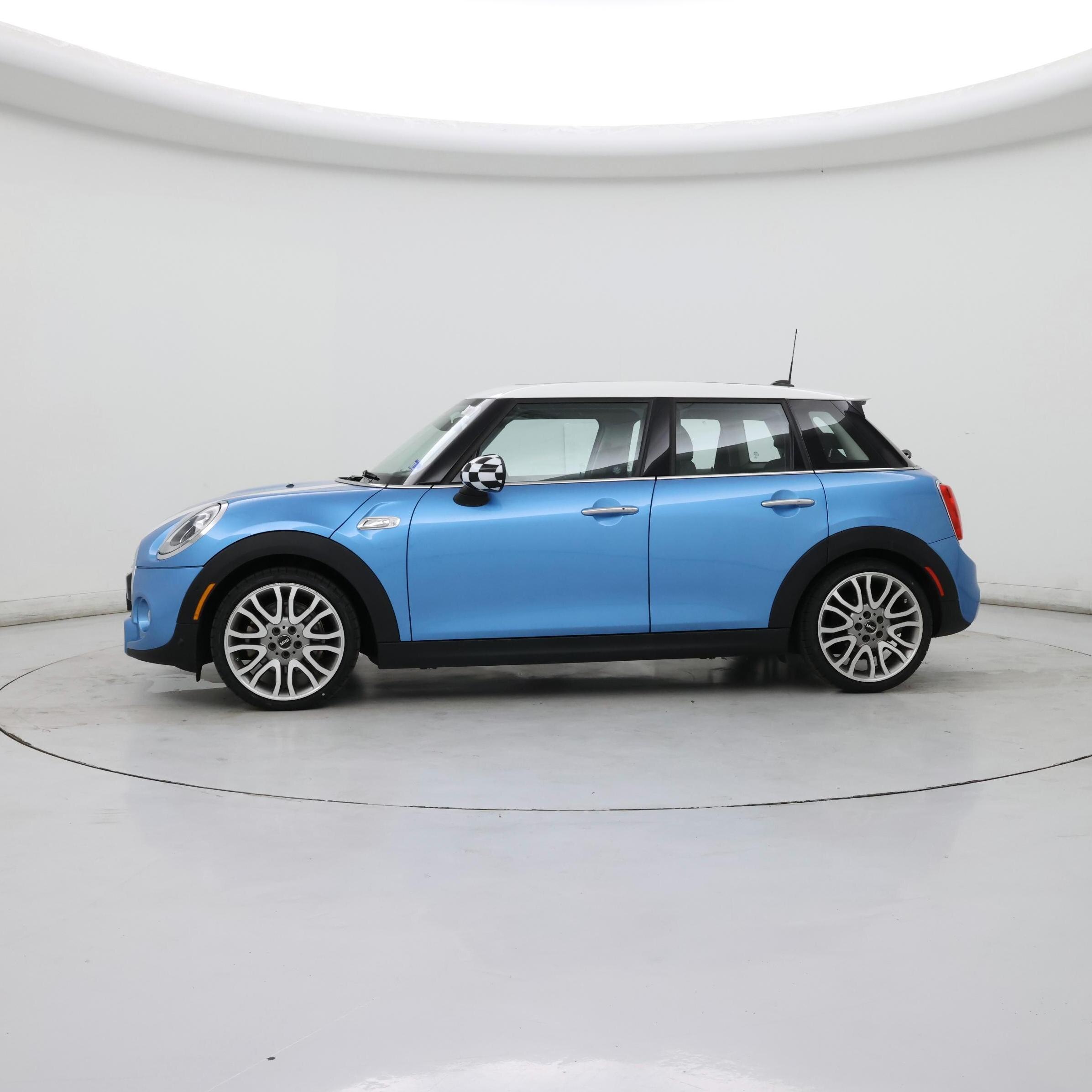 Thumbnail: 2015 MINI Cooper Hardtop - 3