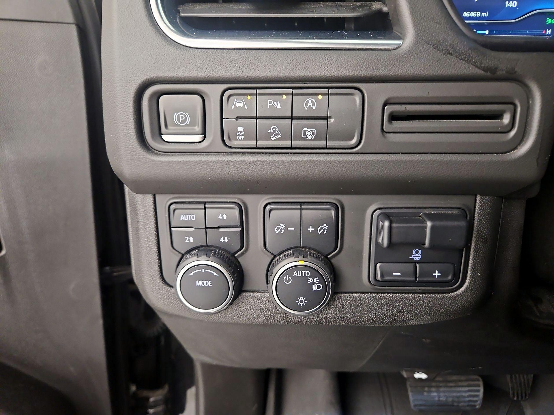 Thumbnail: 2023 Chevrolet Suburban - 13