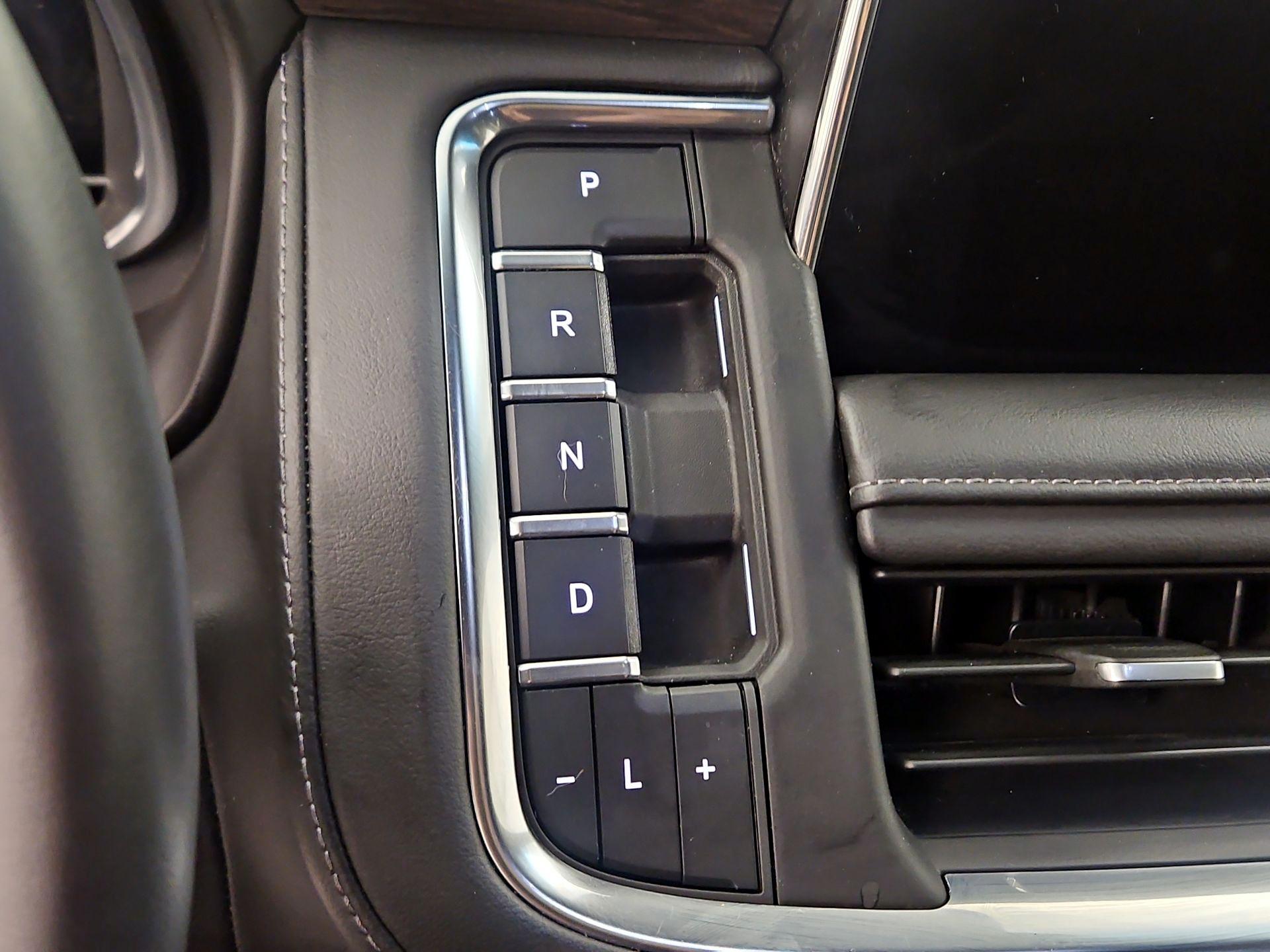 Thumbnail: 2023 Chevrolet Suburban - 17