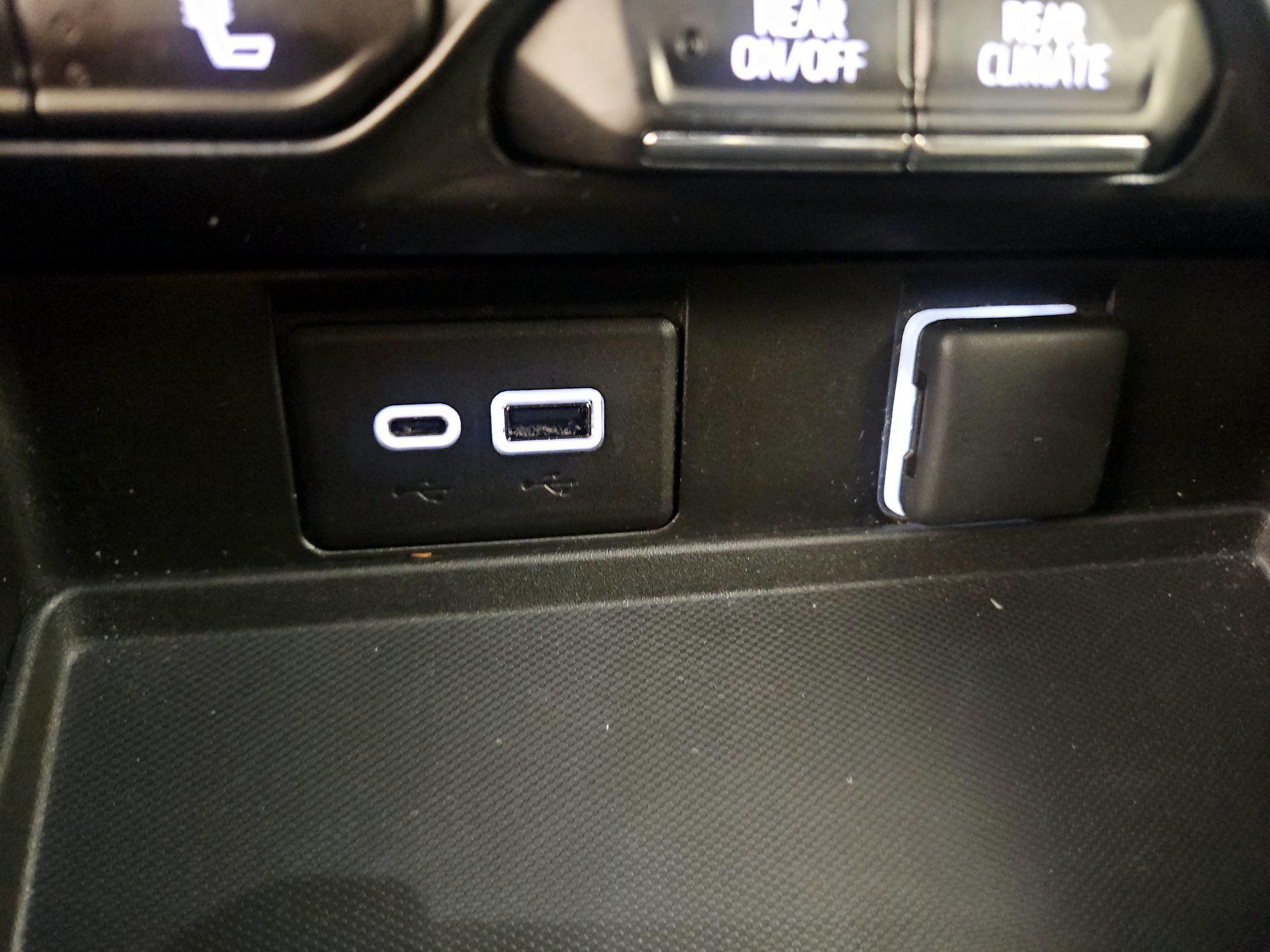 Thumbnail: 2023 Chevrolet Suburban - 18